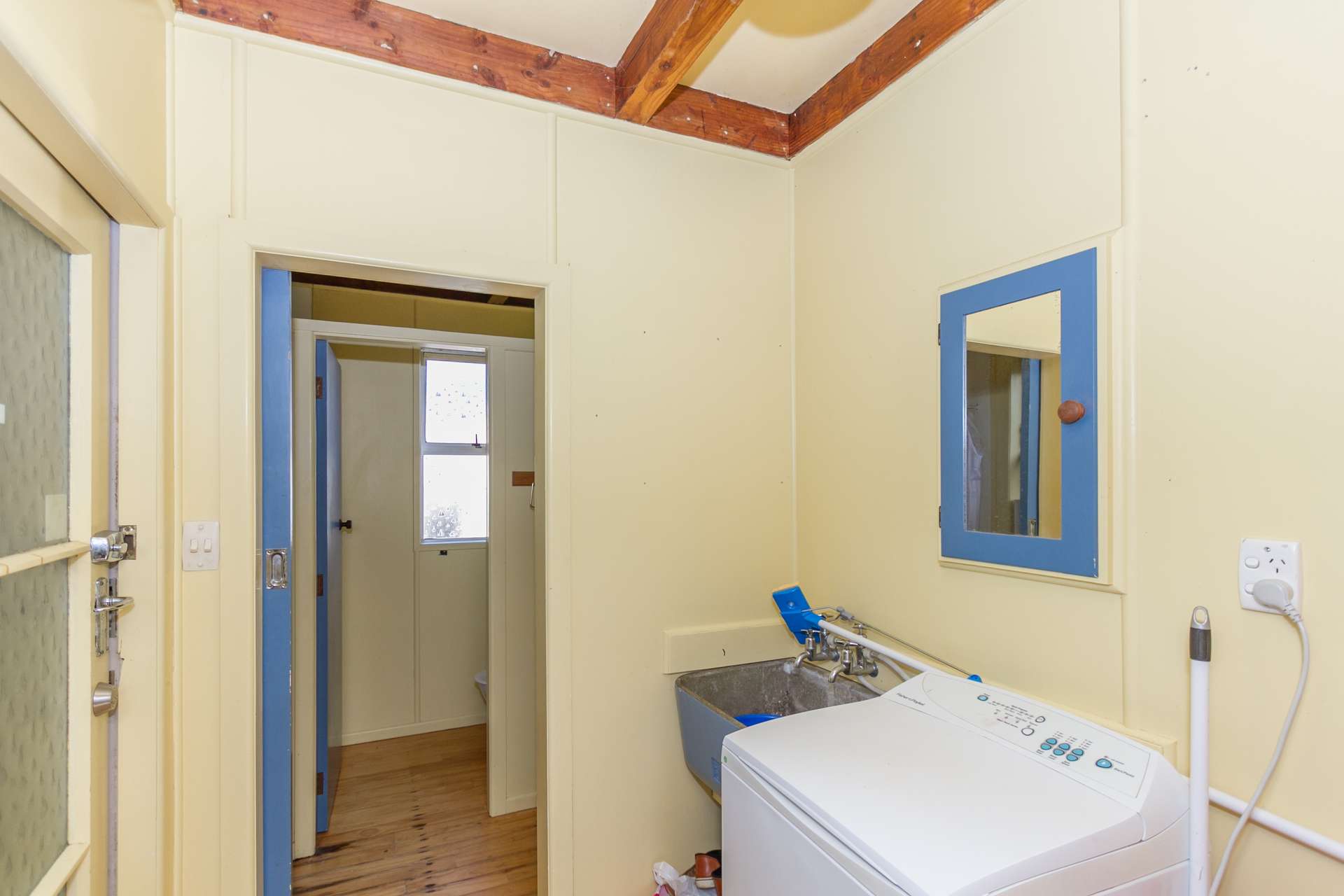 219b Fox Street photo 5