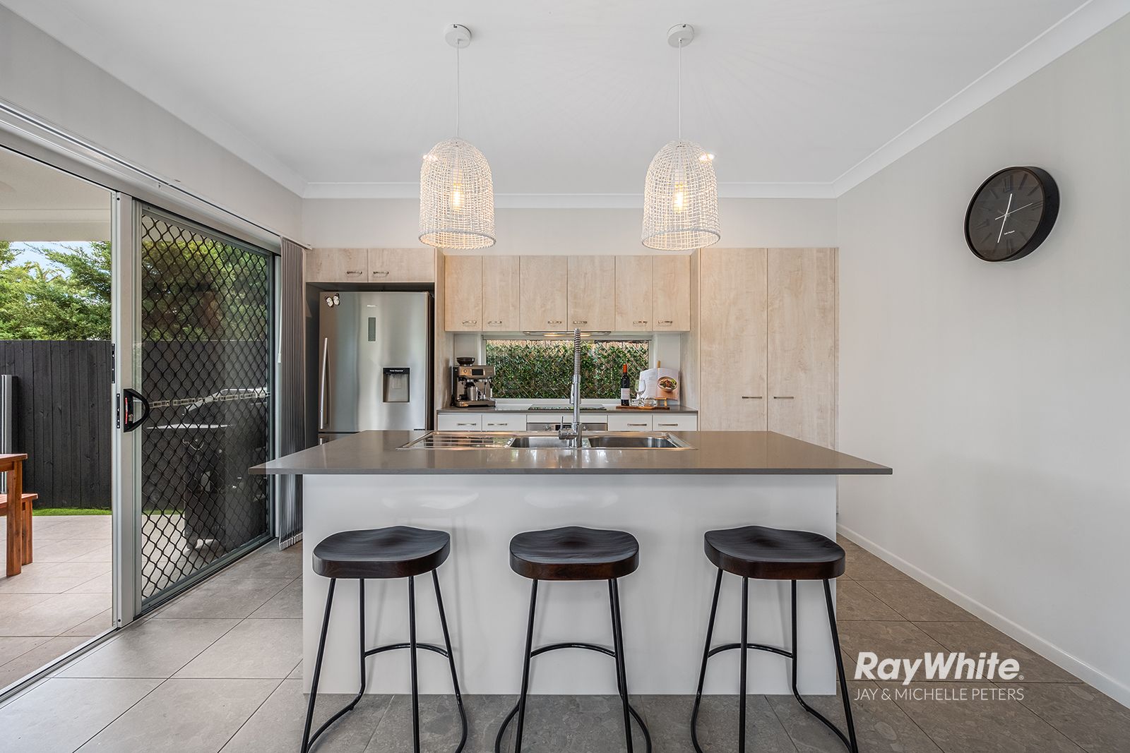 135 Scarborough Road — photo 4 of 30