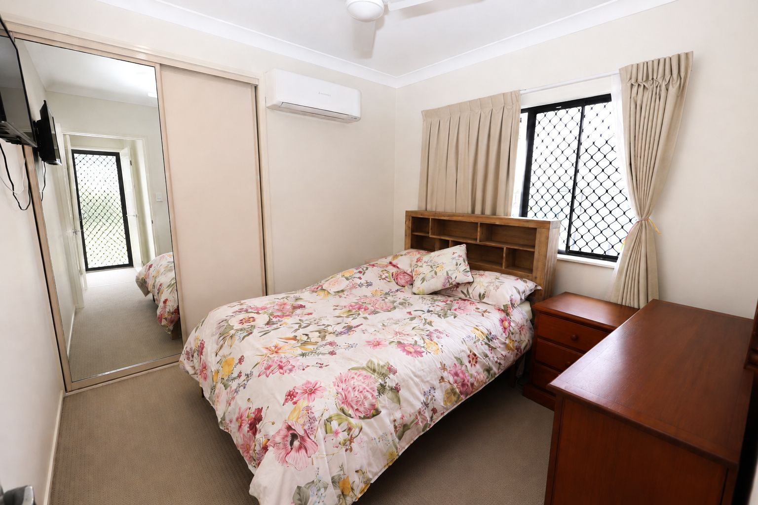 15 Rosella Street — photo 8 of 21