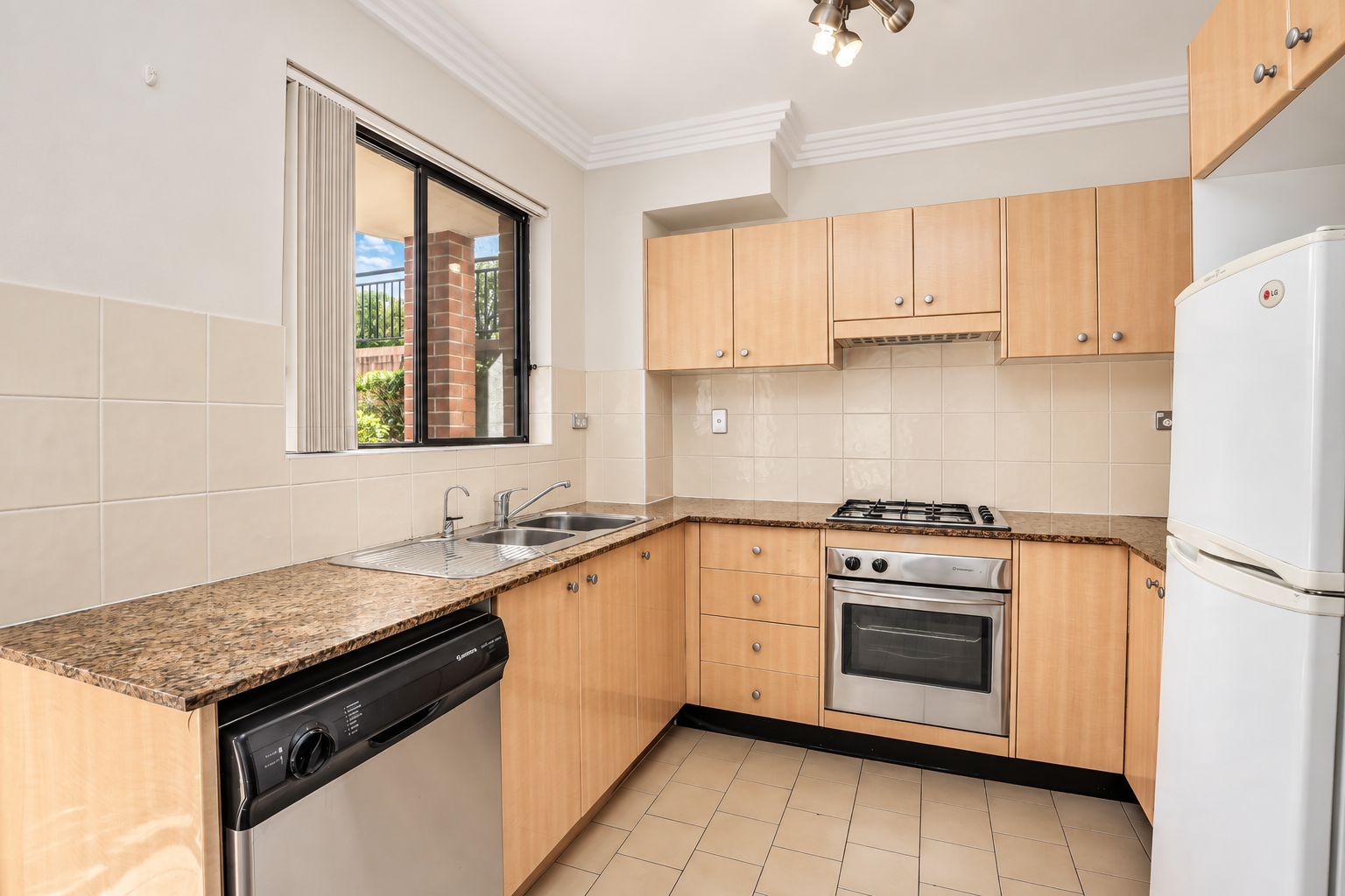 21/49 Dobson Crescent — photo 6 of 12