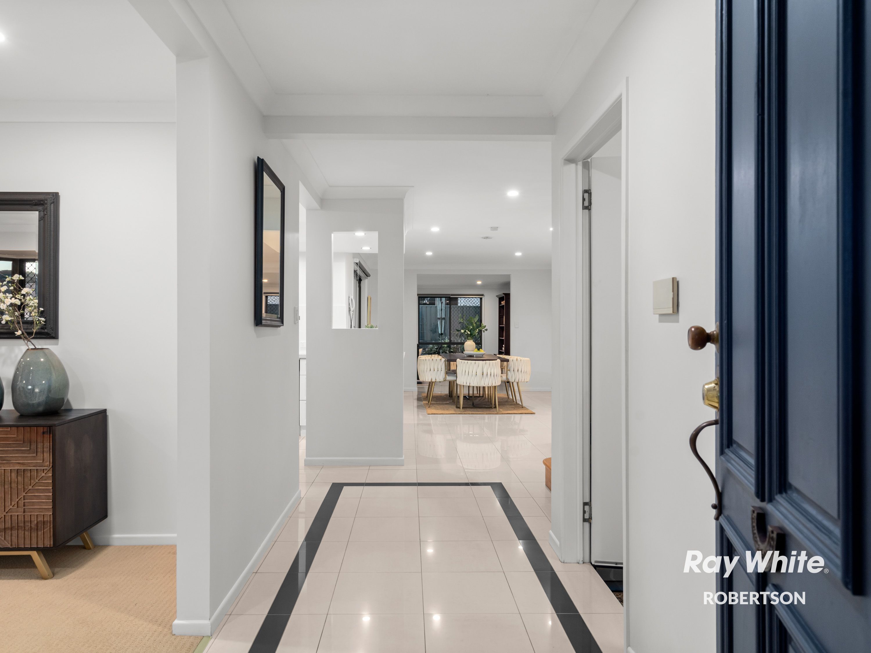 19 Falstaff Street, Sunnybank Hills, QLD 4109