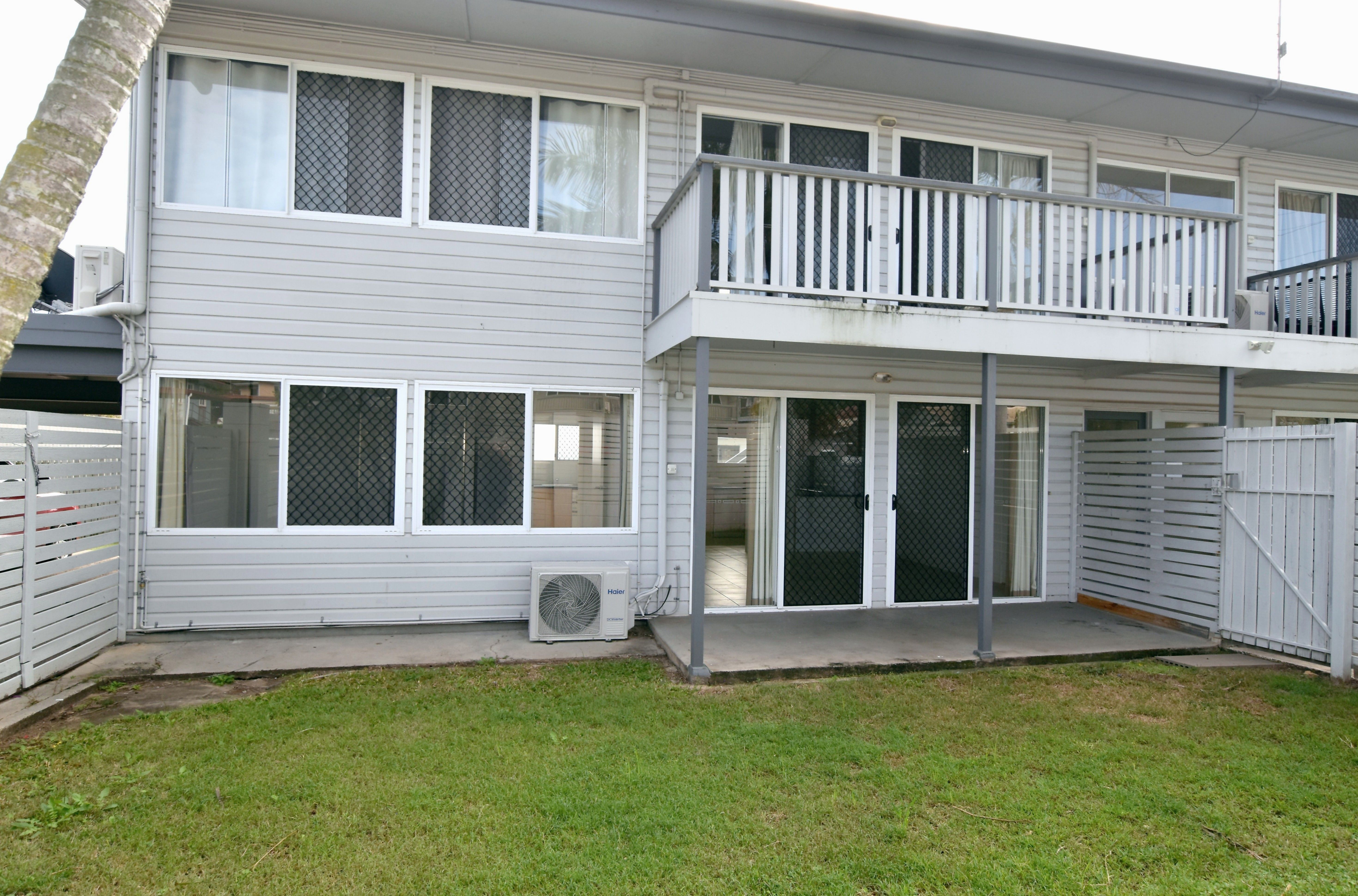 1/2 Walters Avenue, West Gladstone, QLD 4680