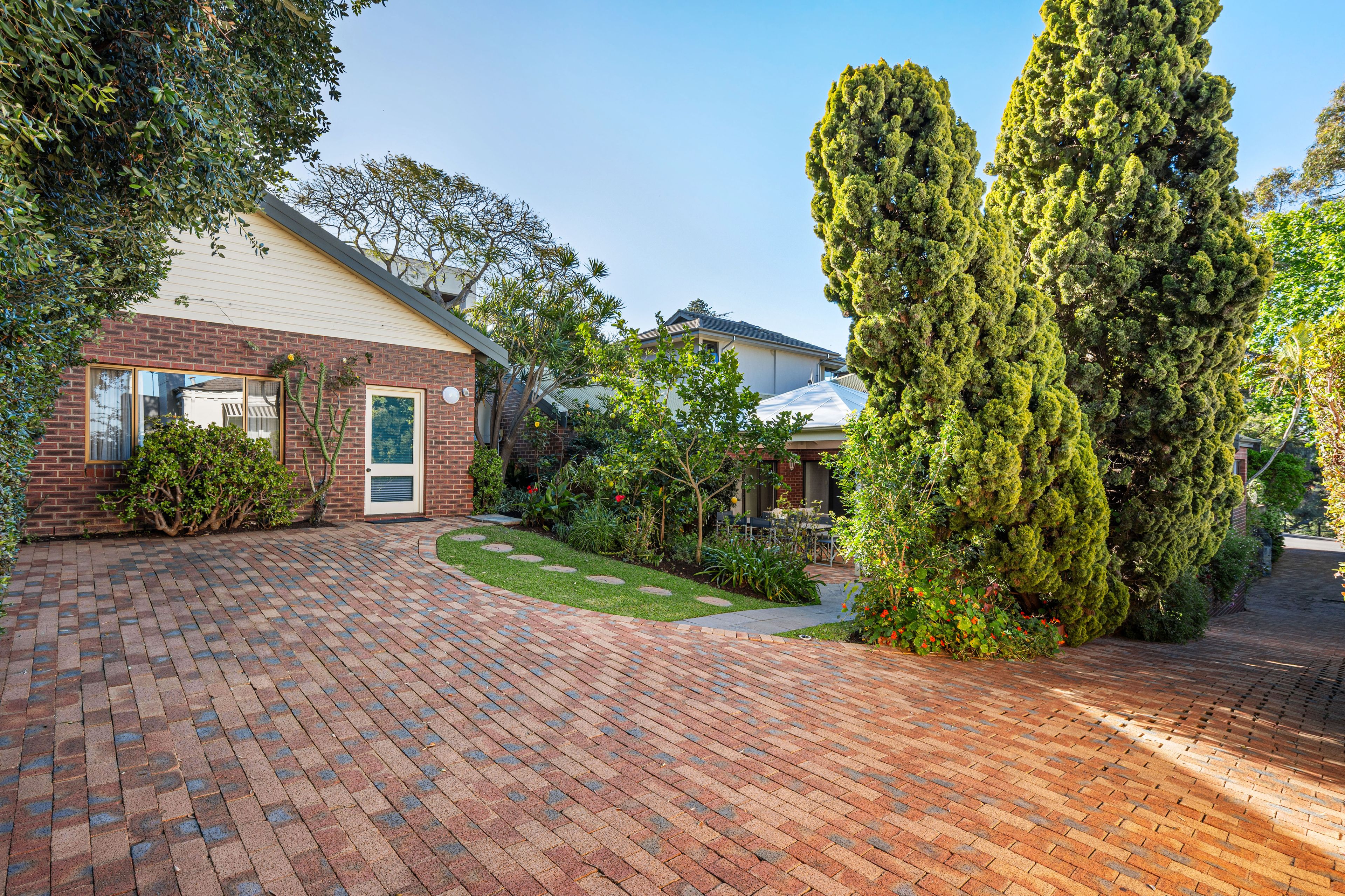 Timeless Architectural Family Home — photo 28 of 30