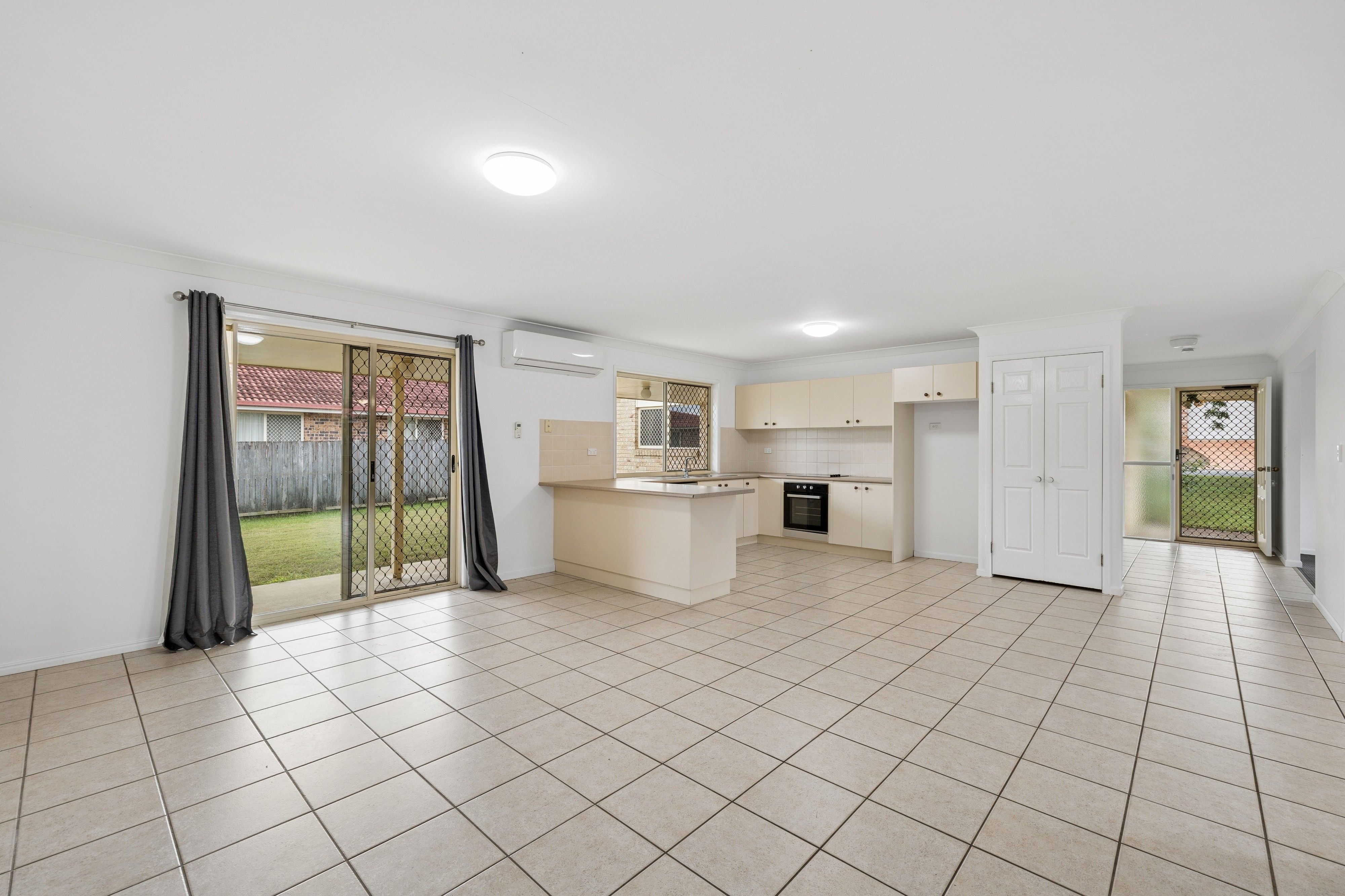 18 Tralee Street — photo 3 of 23