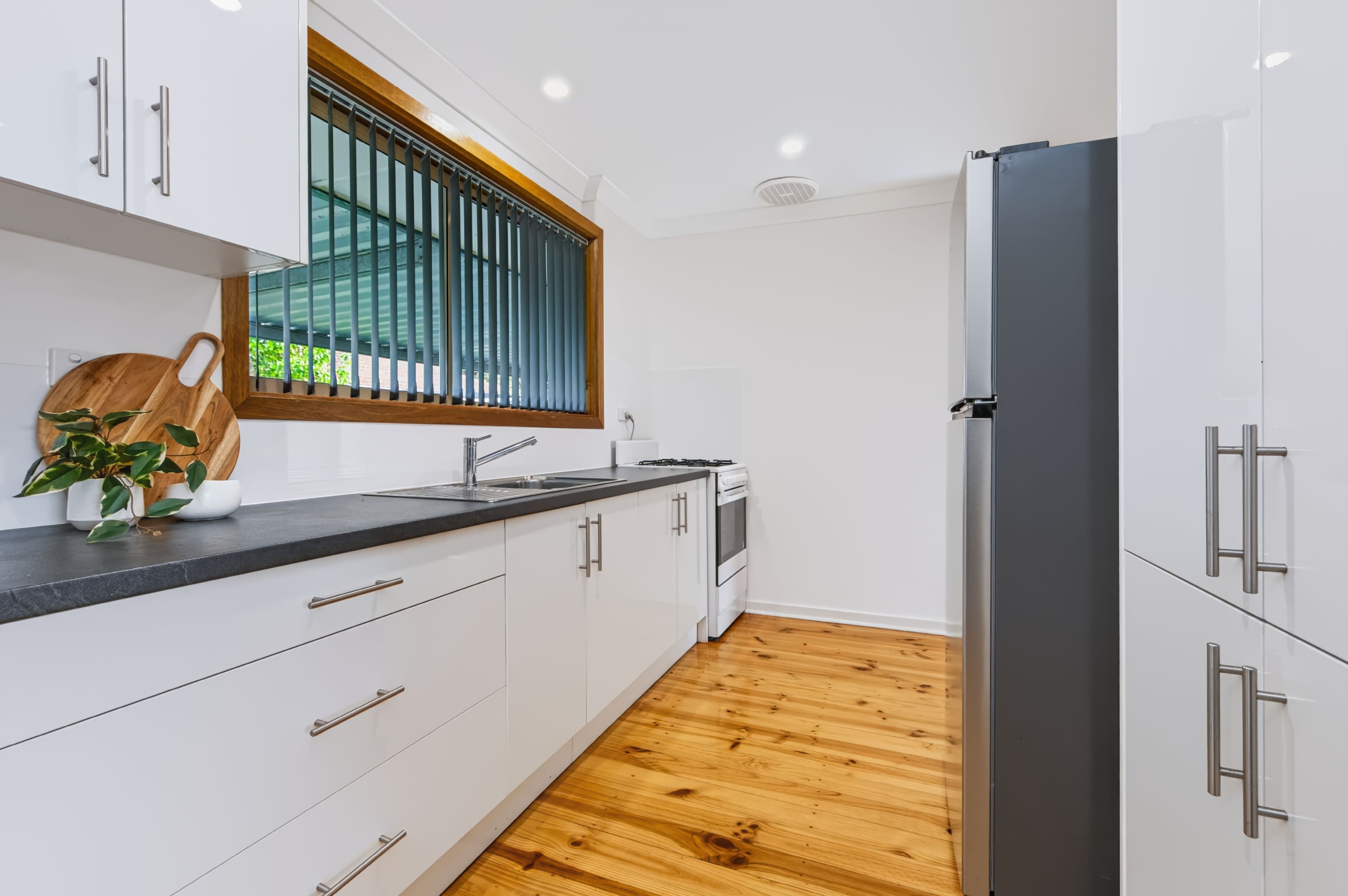 13 Dale Avenue — photo 6 of 20