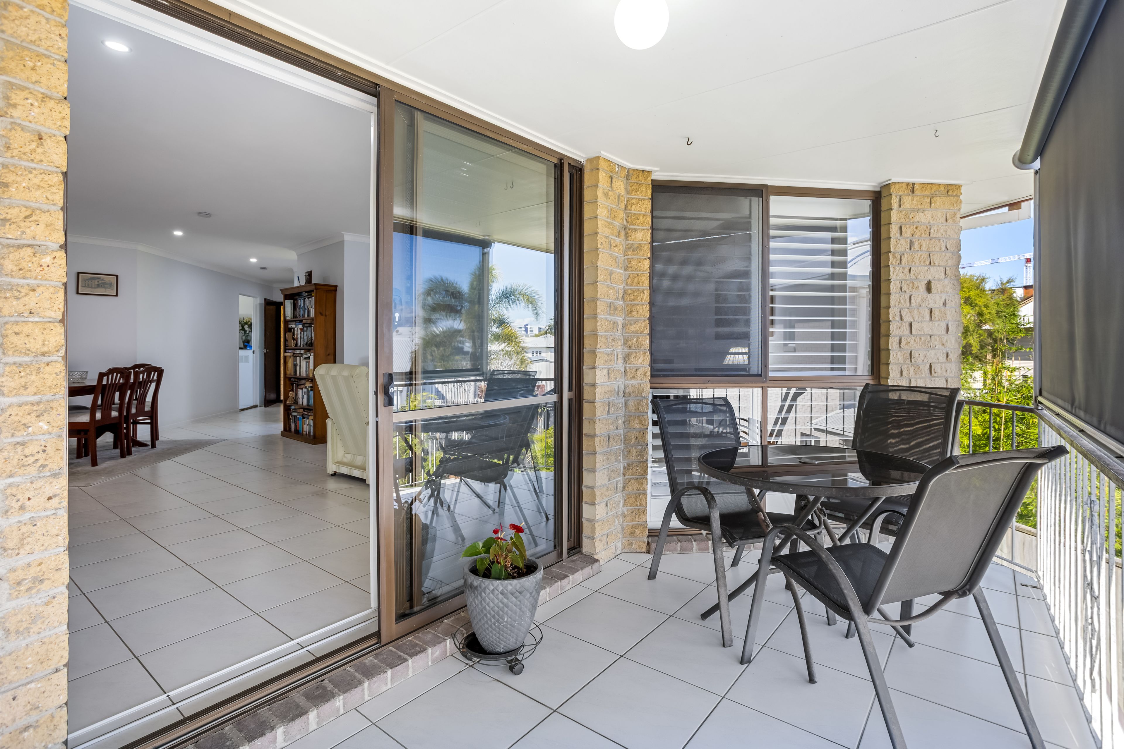 5/96 Oxley Avenue — photo 4 of 12