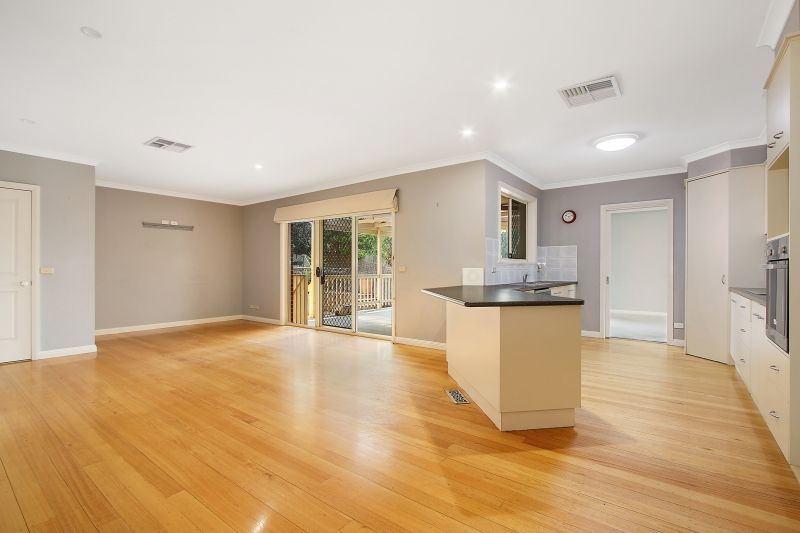 17 Michelle Avenue, Lavington, NSW 2641