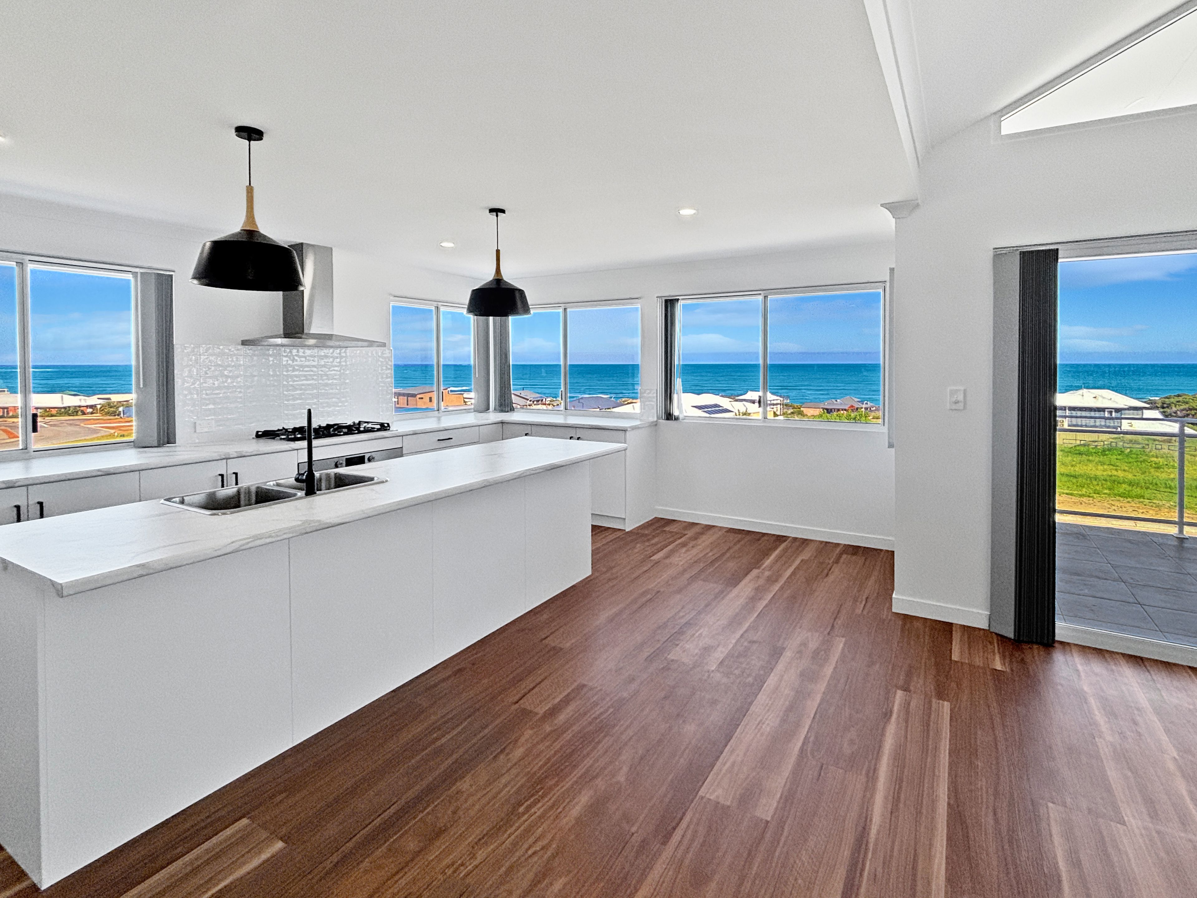 4 Oceanside Boulevard, Dongara, WA 6525