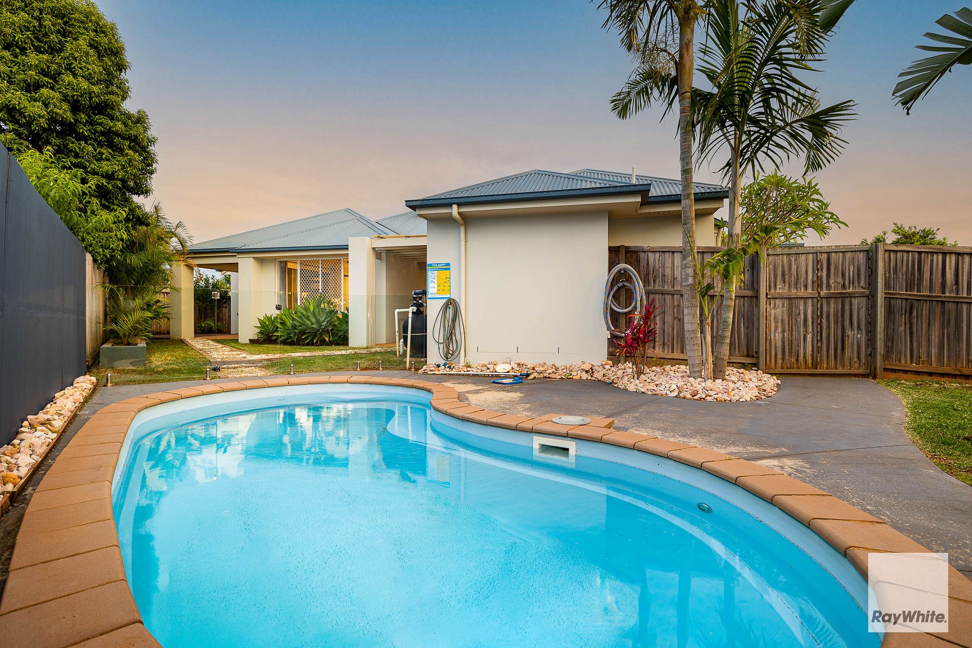 4 Caswell Crescent, Redland Bay, QLD 4165