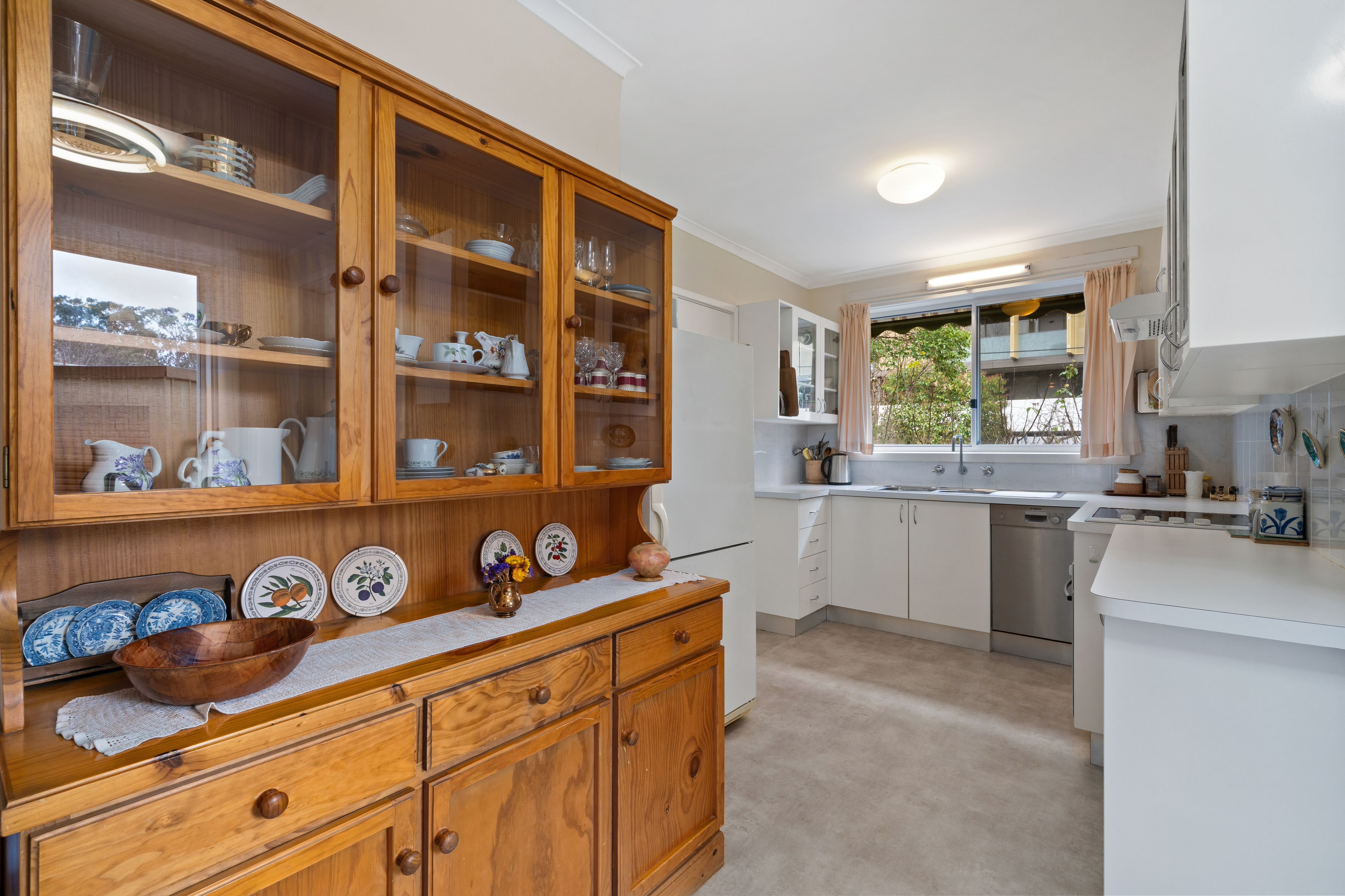 33 Lowrie Street — photo 6 of 20