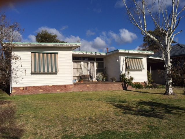 4 Colwell Street, Tumut, NSW 2720