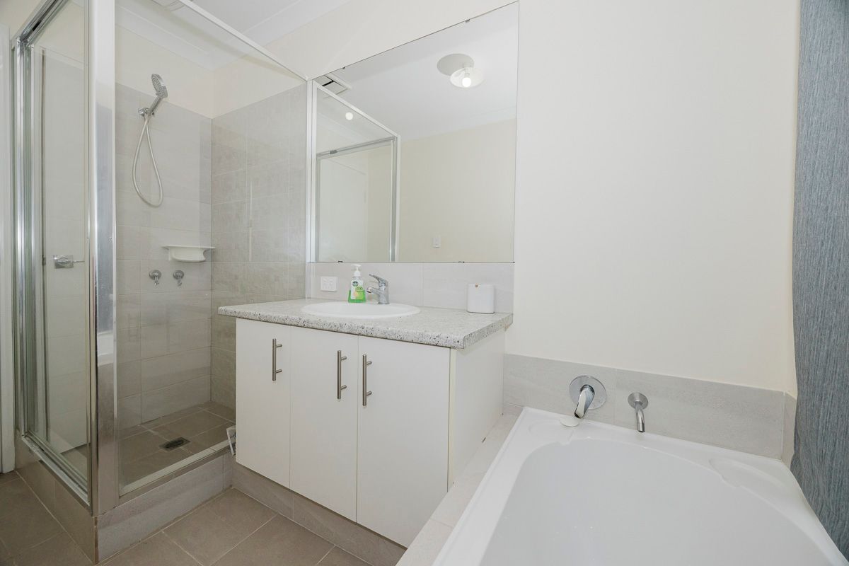 55 Mebbin Grove — photo 12 of 16