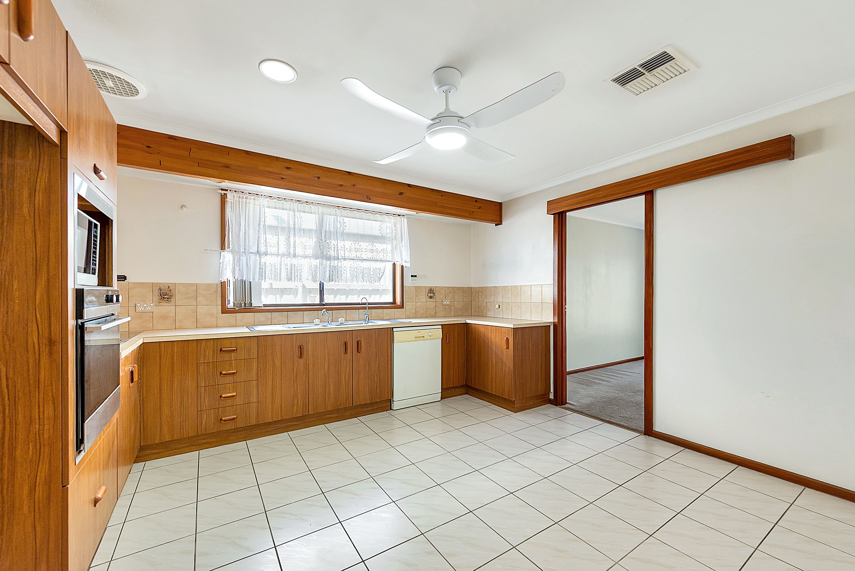 15 Bogota Crescent — photo 5 of 13