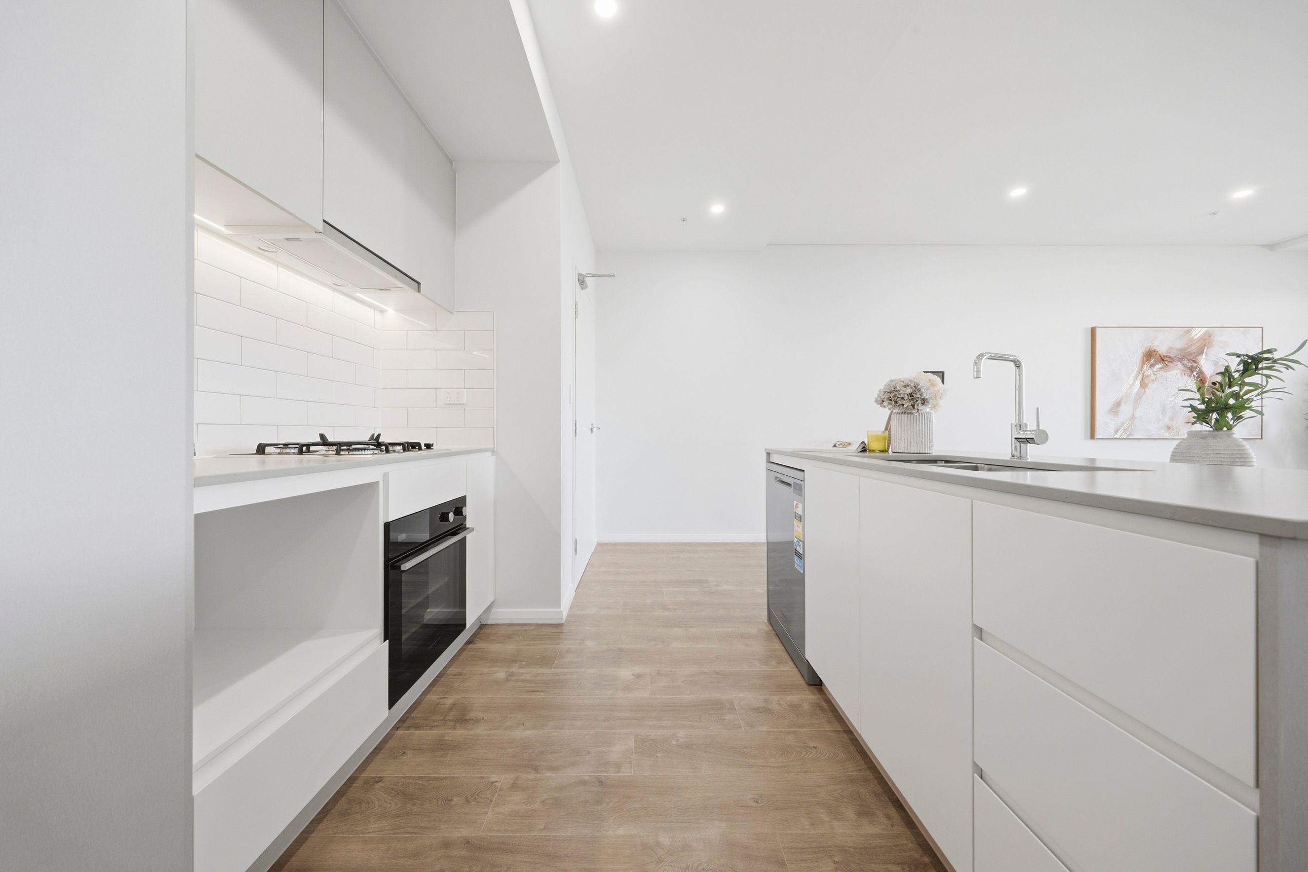 605/20C Hasluck Street — photo 18 of 18