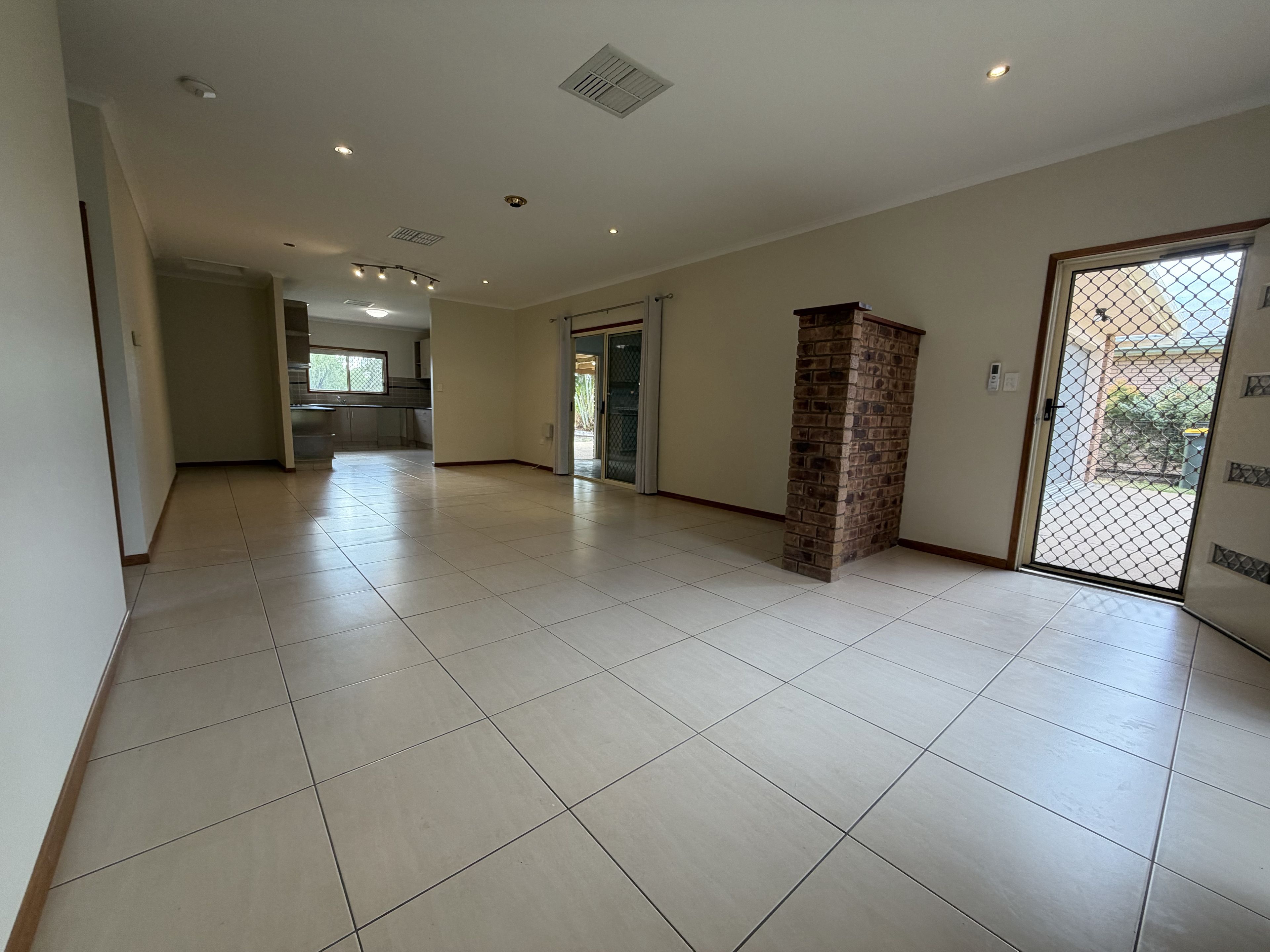 70 Staal Crescent, Emerald, QLD 4720