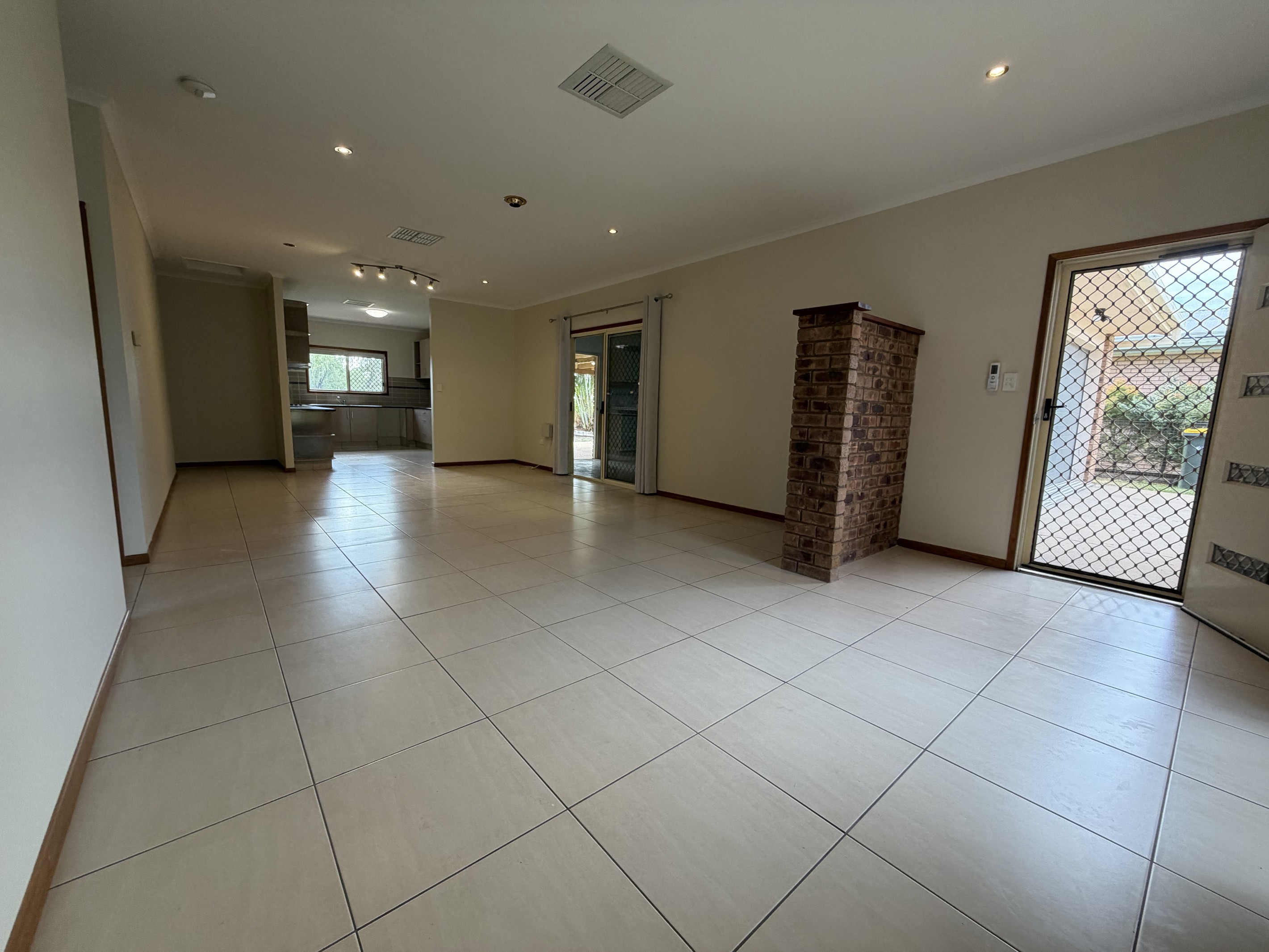 70 Staal Crescent, Emerald, QLD 4720