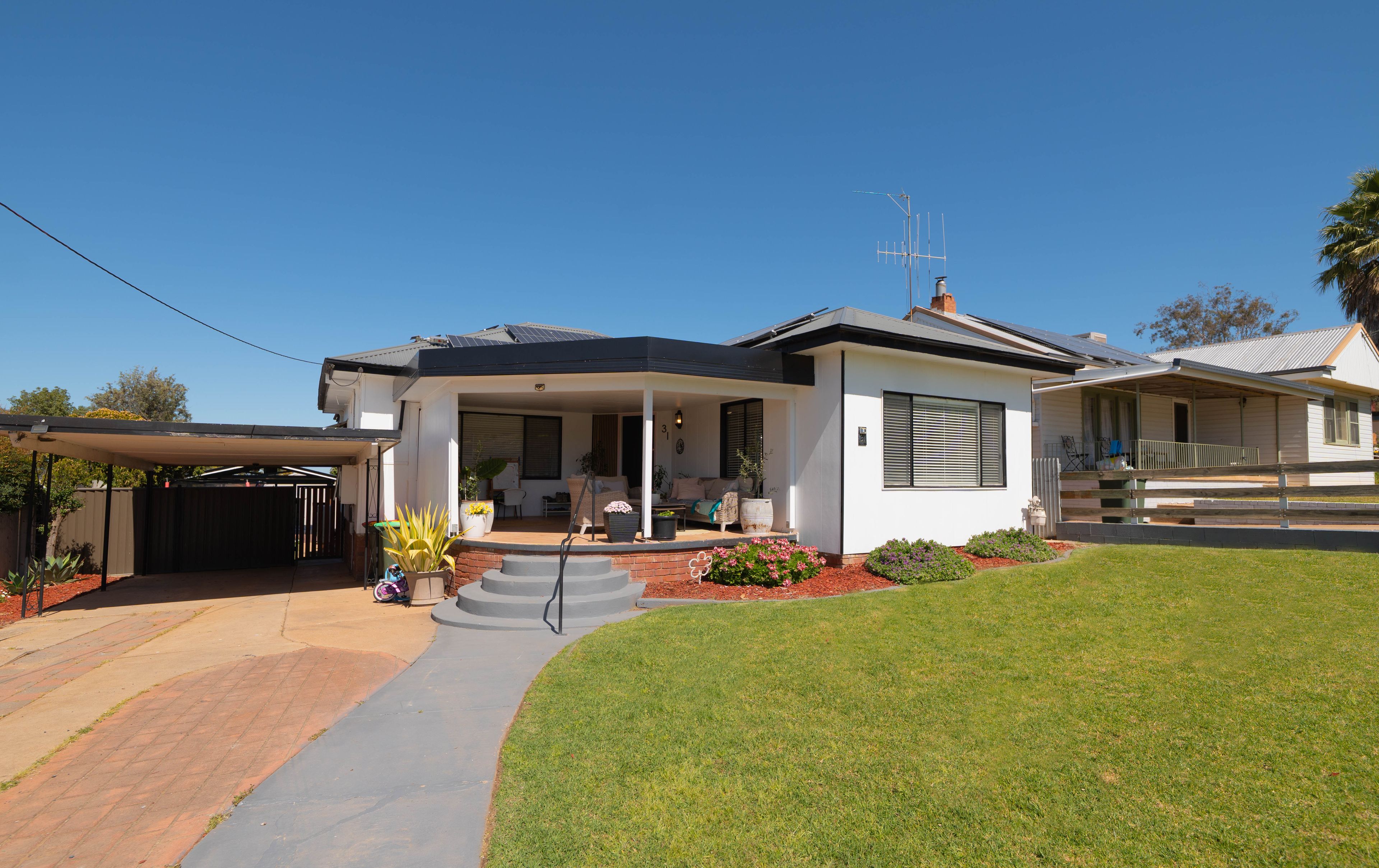 31 Rose Street — photo from Ray White Parkes