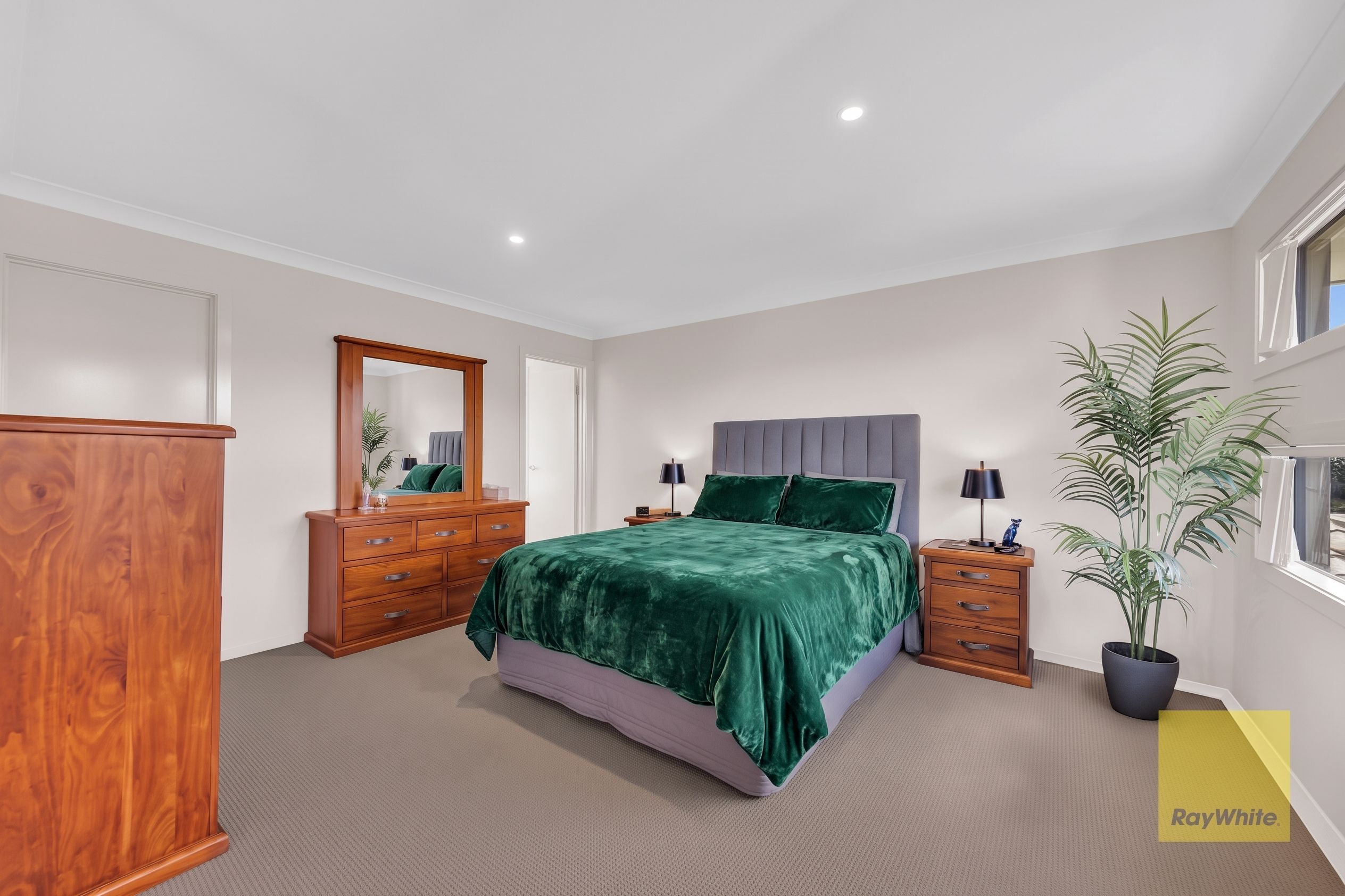 24 Fairwater Drive — photo 16 of 23