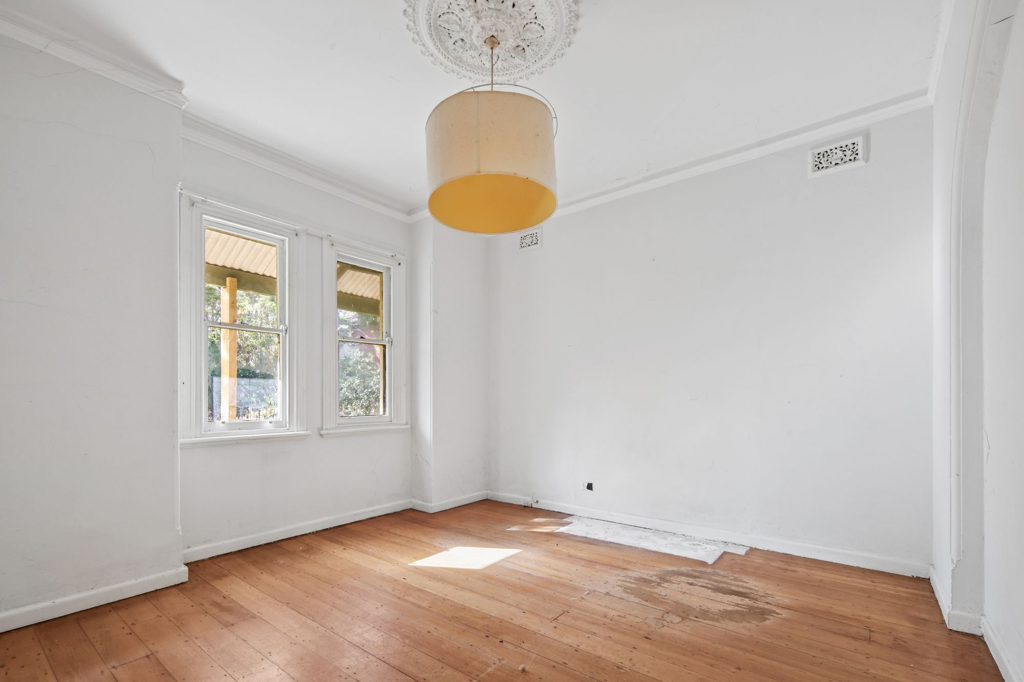 24 Silver Street — photo 3 of 8