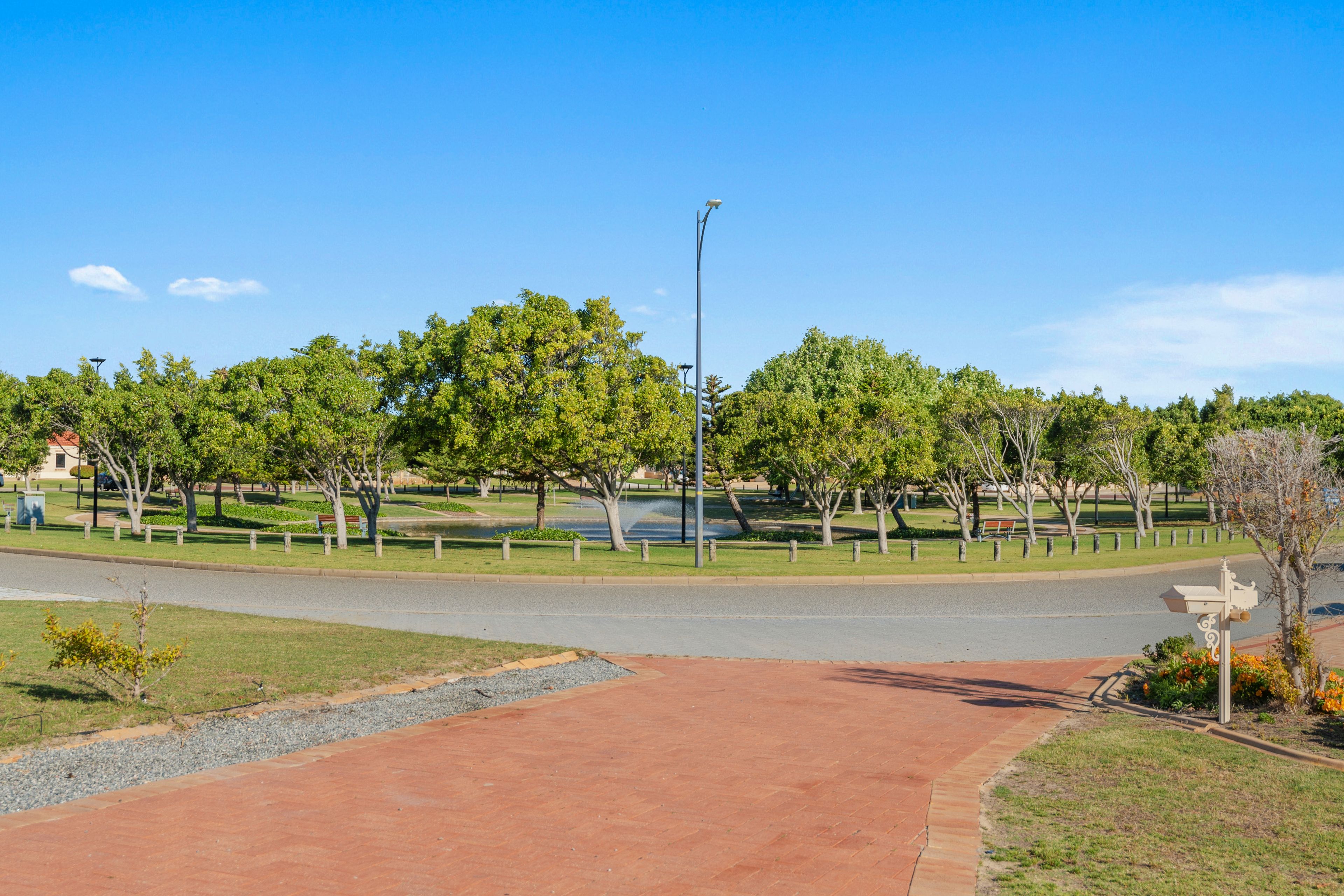 7 La Palma Square, Secret Harbour, WA 6173