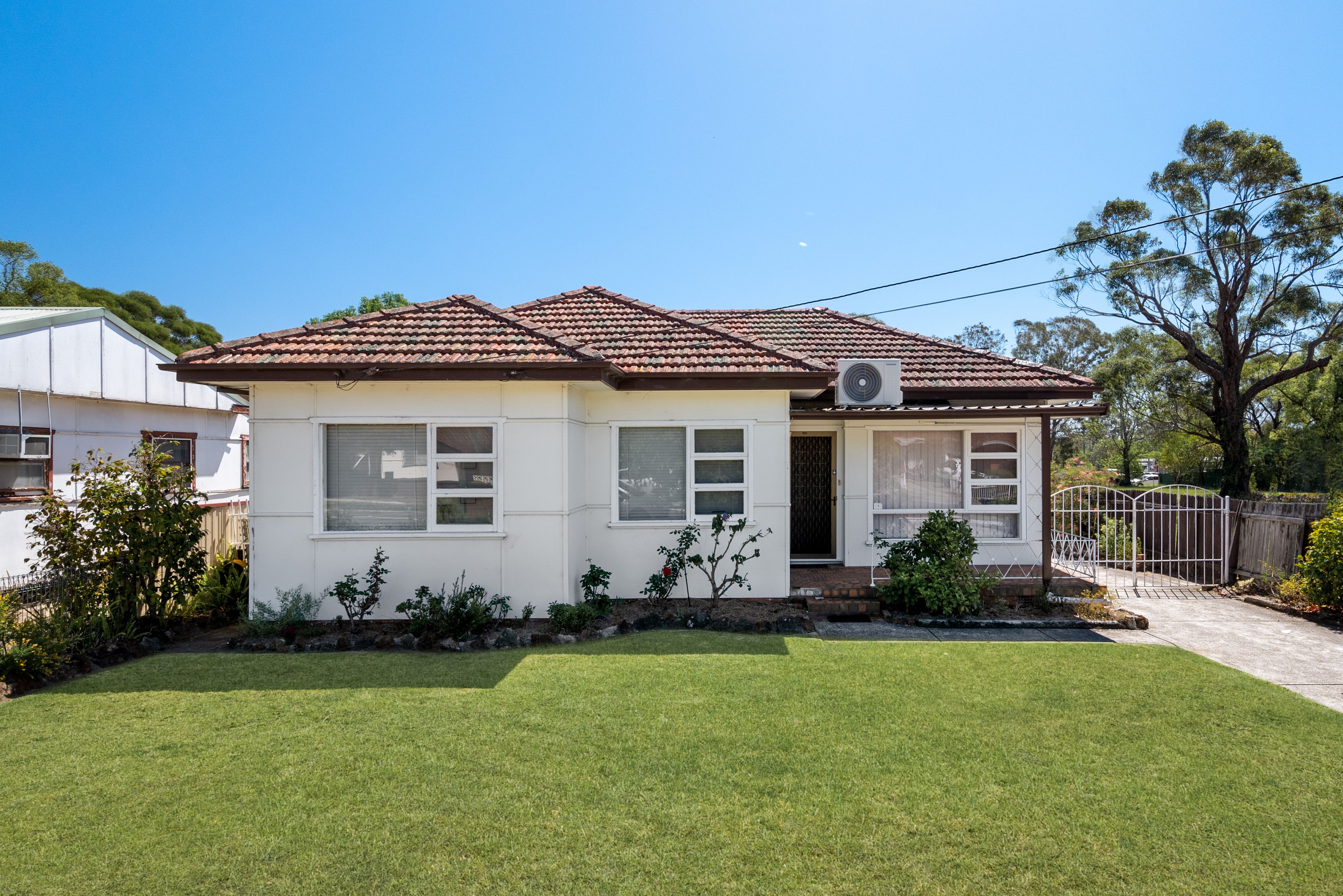 15 Nardoo Street, Ingleburn, NSW 2565