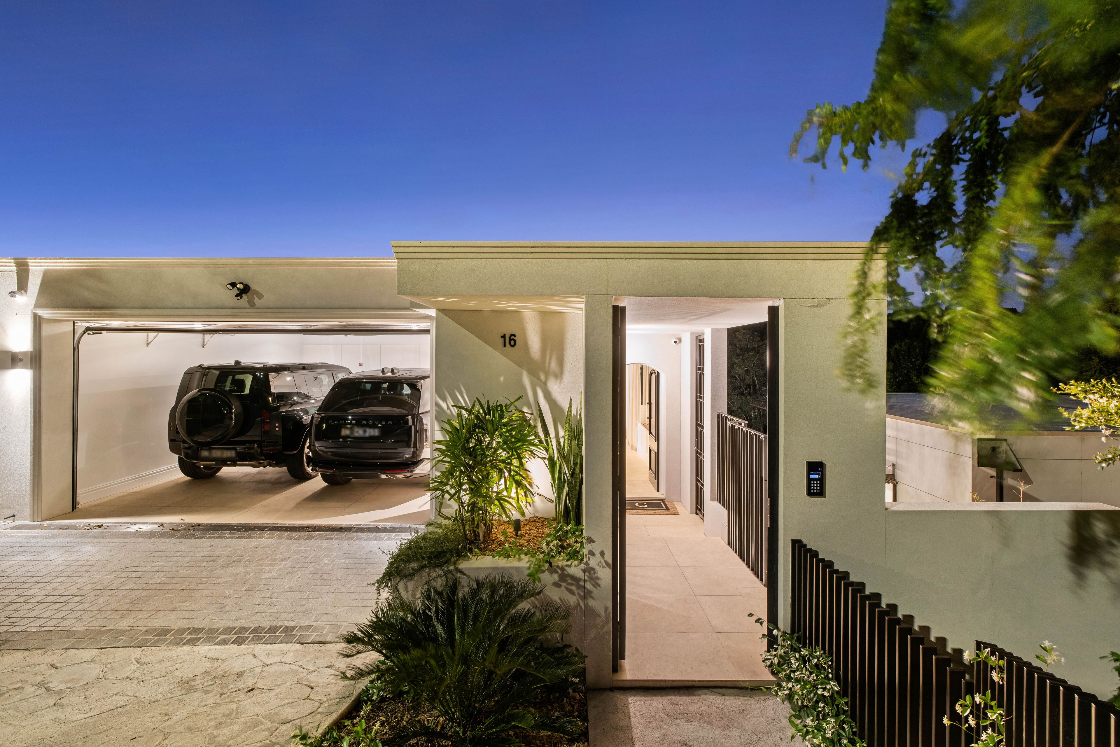 16 Hopetoun Avenue — photo 27 of 30