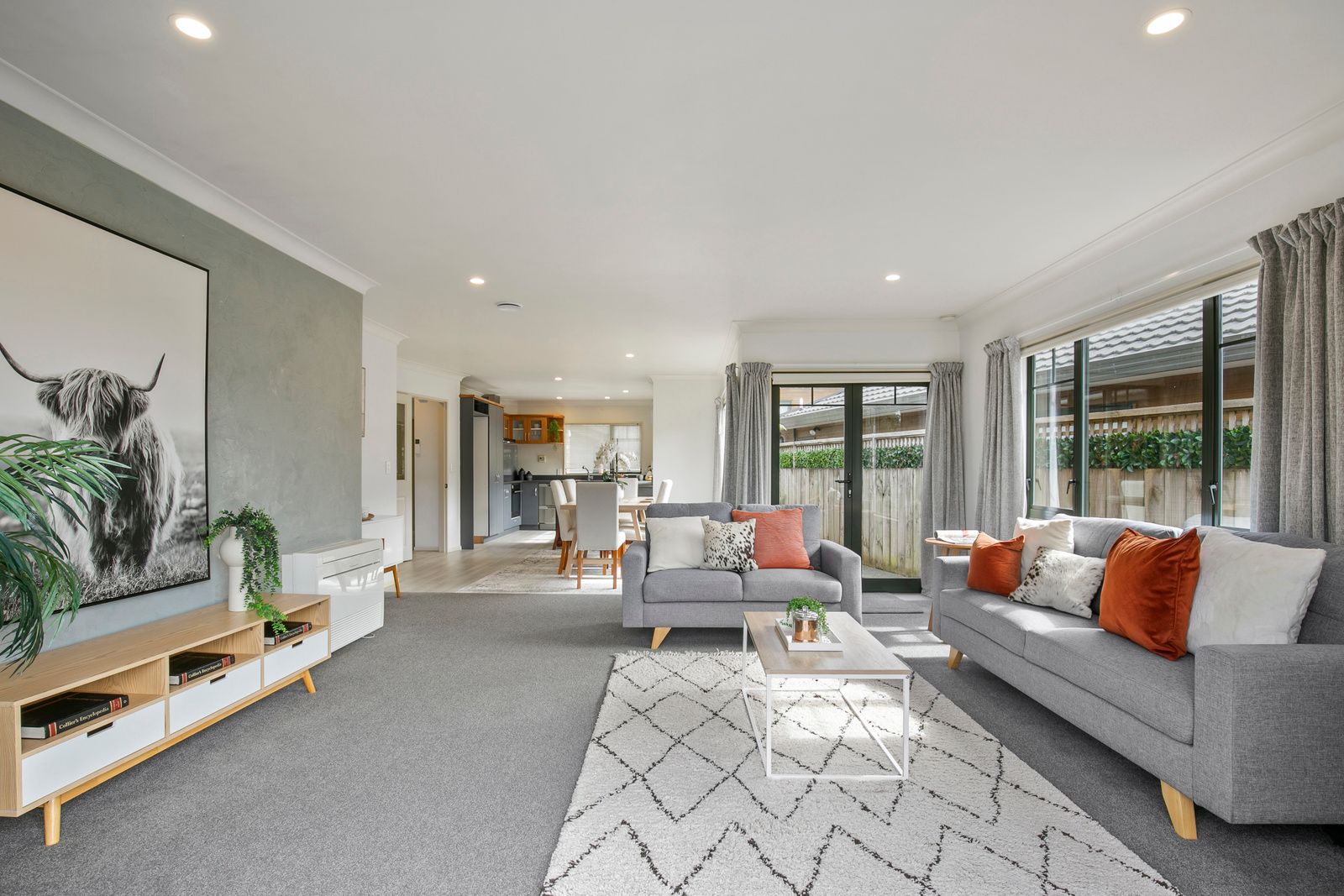 a/6 Marjory Close, Broadmeadows, Wellington City