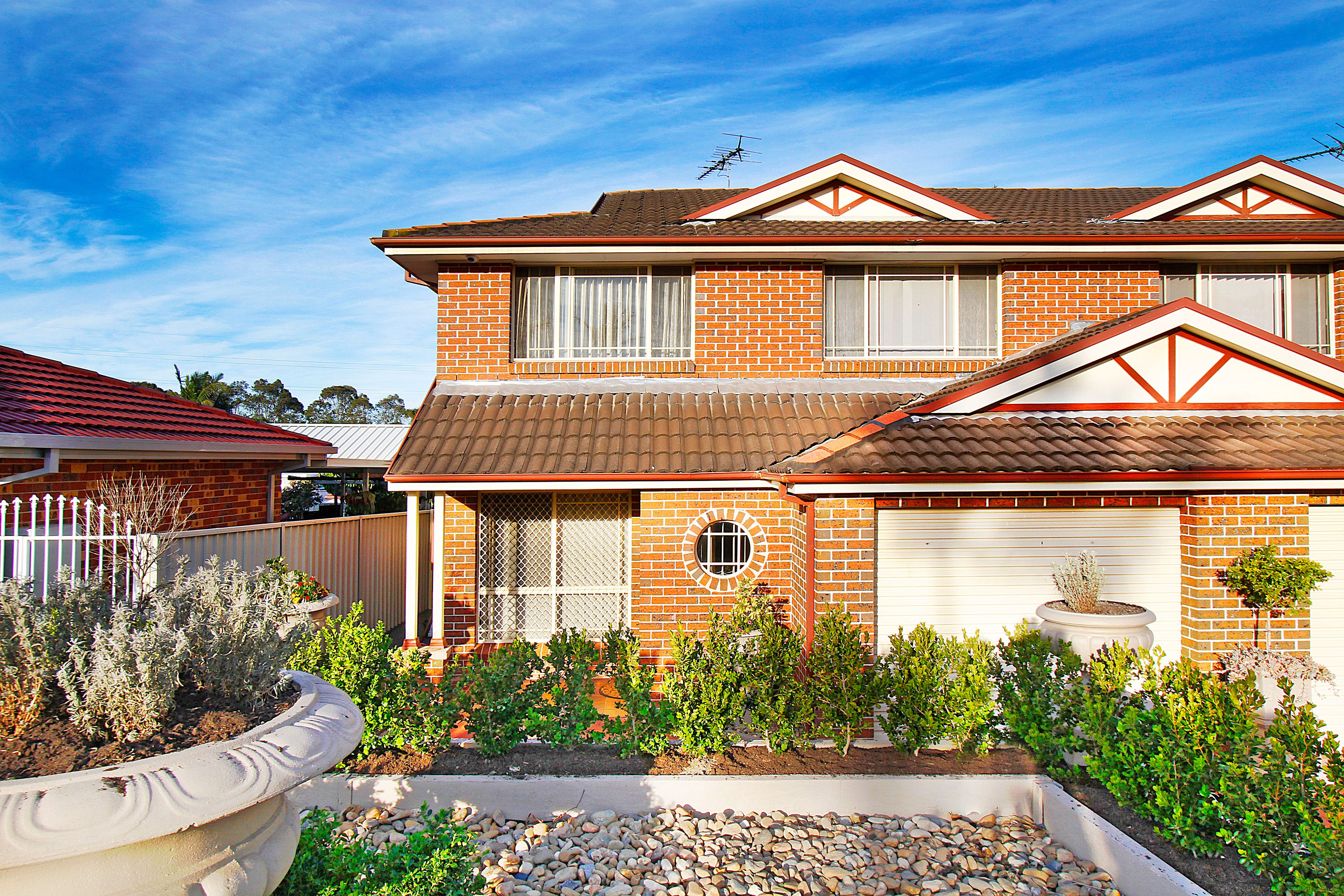 126a Falcon Circuit, Green Valley, NSW 2168