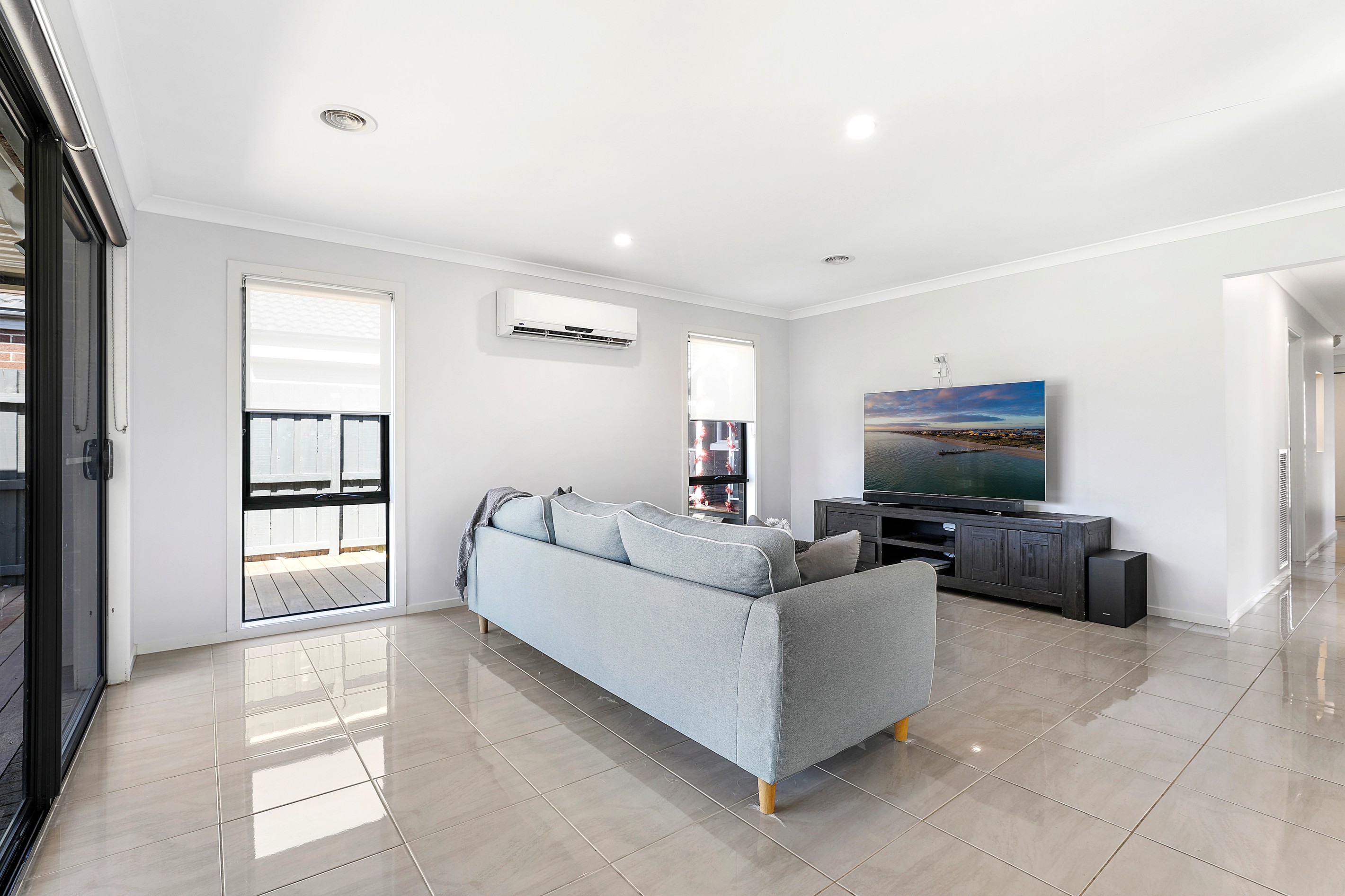2 Steinbeck Lane, Narre Warren, VIC 3805