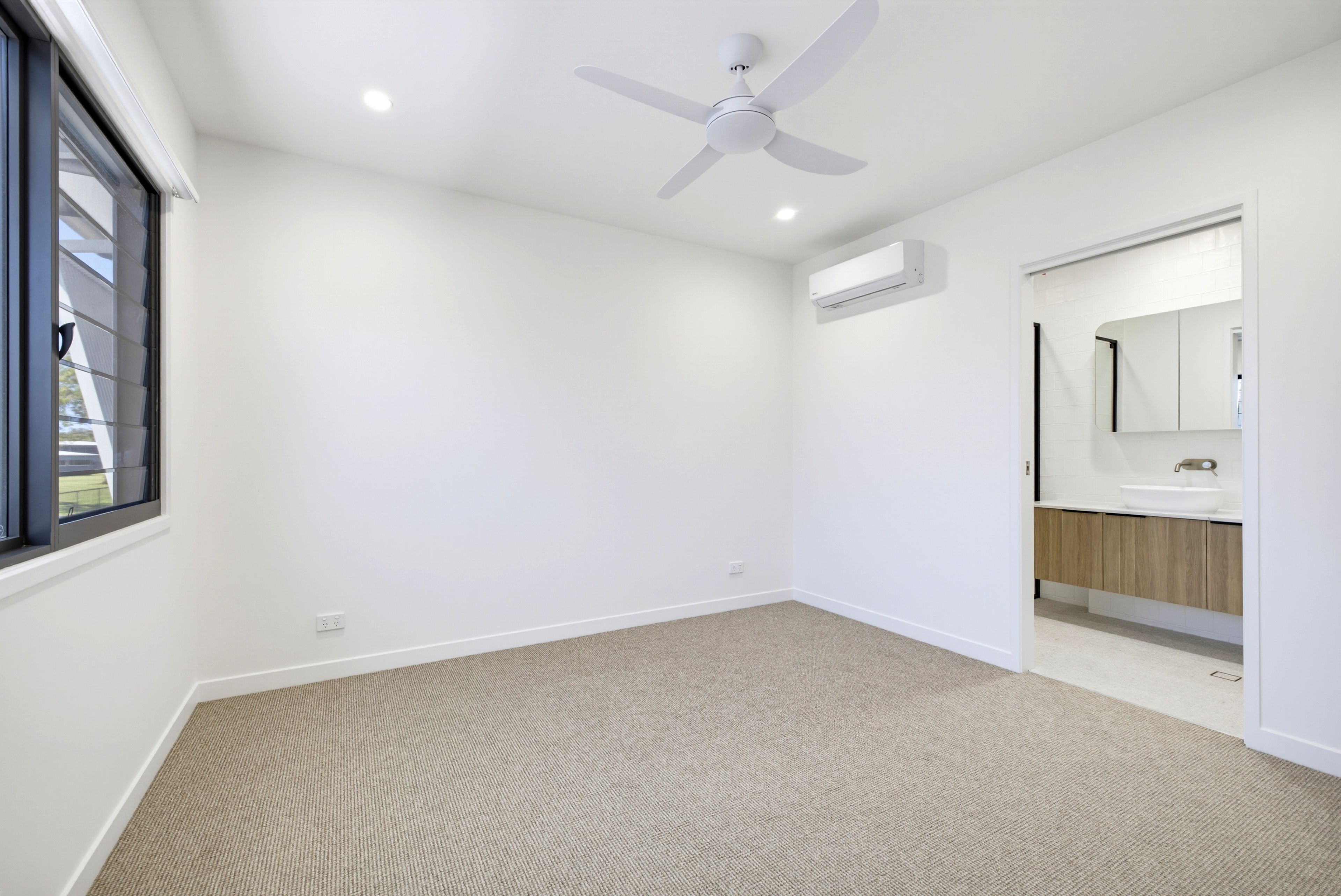 17/51 Brightwater Boulevard — photo 9 of 14