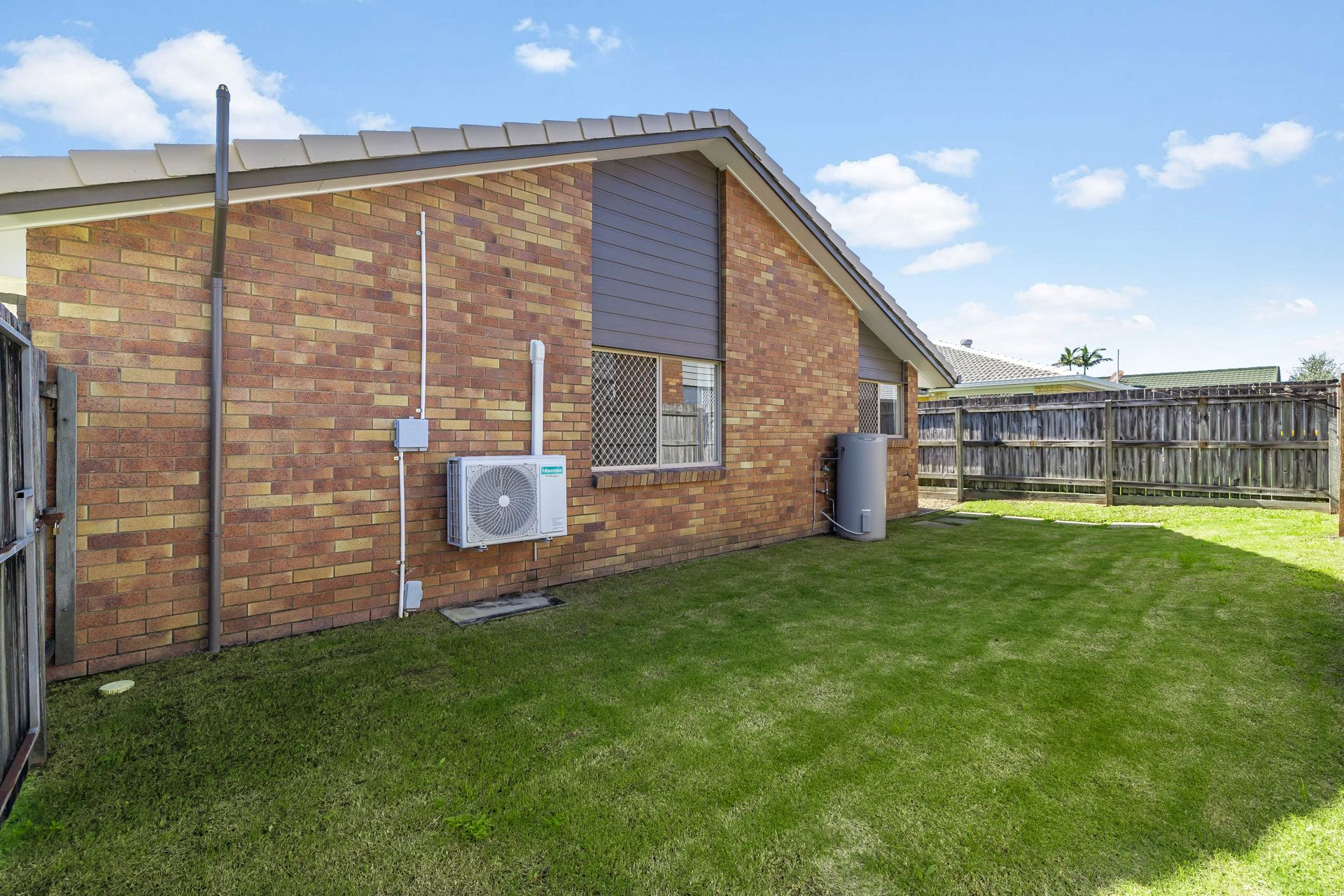 2/101 Goonawarra Drive — photo 7 of 17