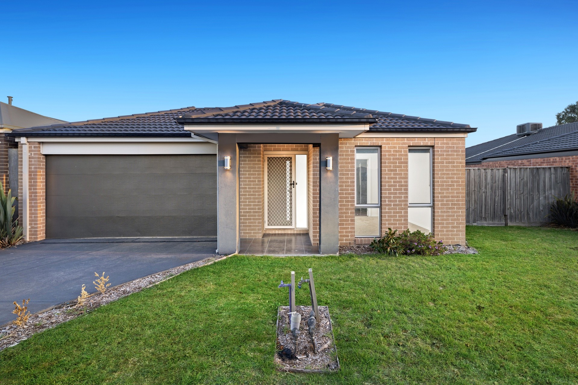 27 Hill Farm Drive, Clyde, VIC 3978