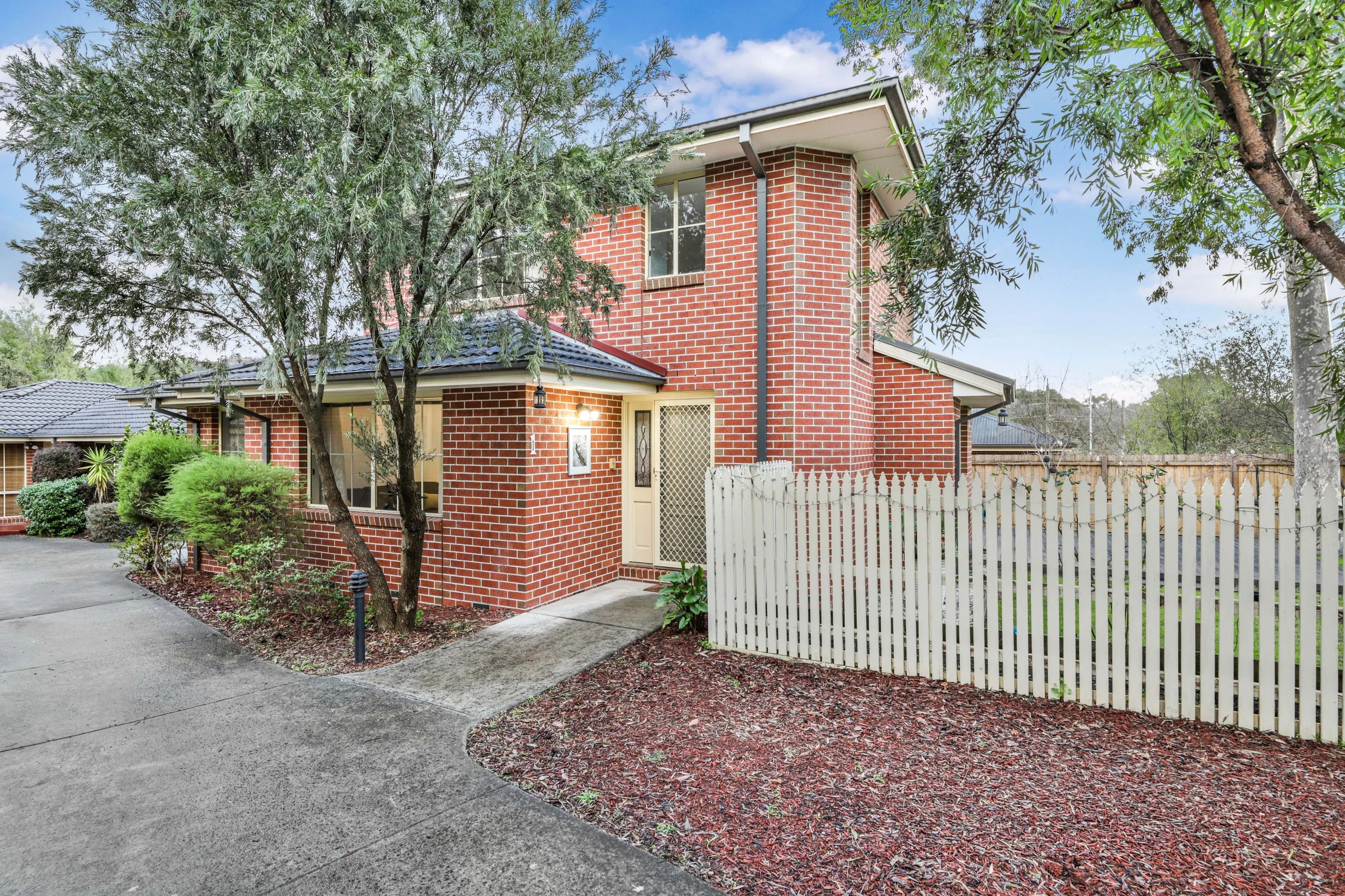 1/6 Victory Street — photo from Ray White Mount Waverley