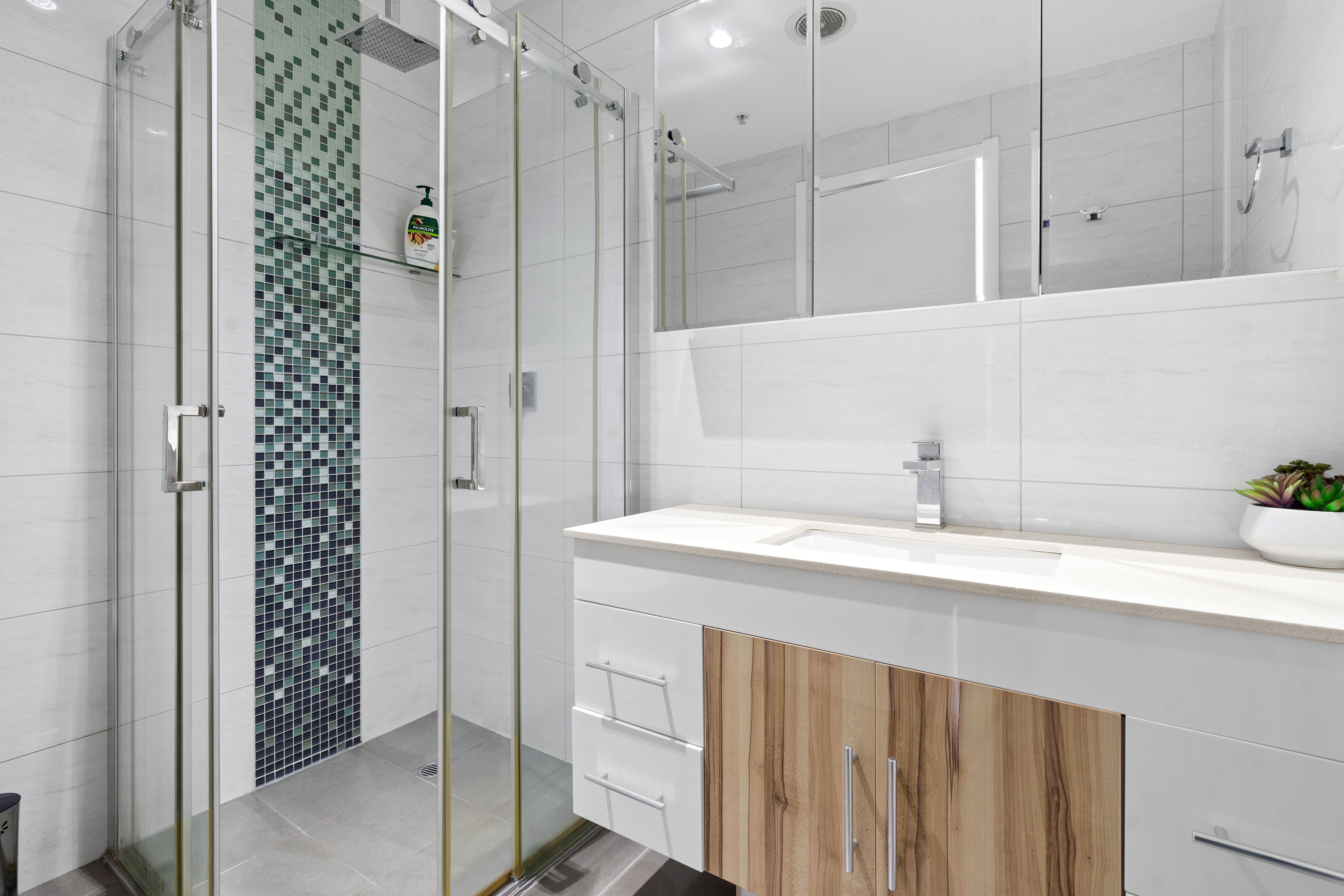 19/108 Mitchell Street — photo 10 of 17