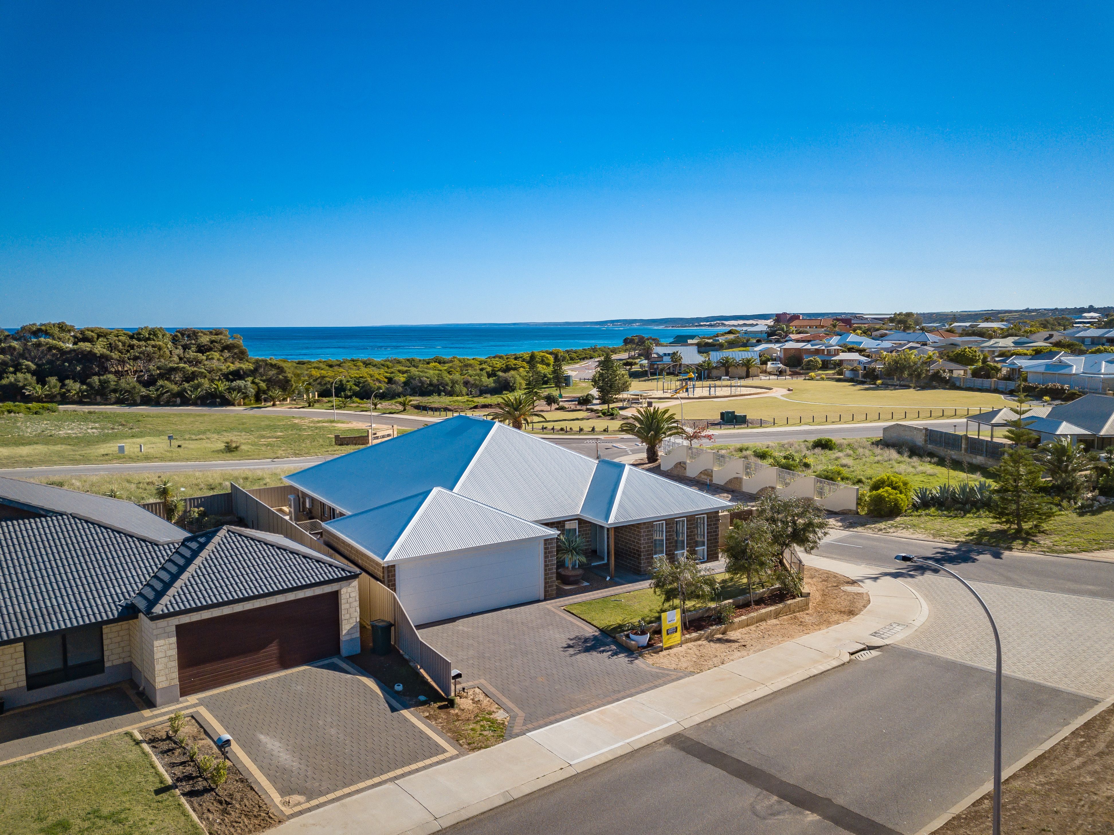 2 Poseidon Way, Glenfield WA 6532