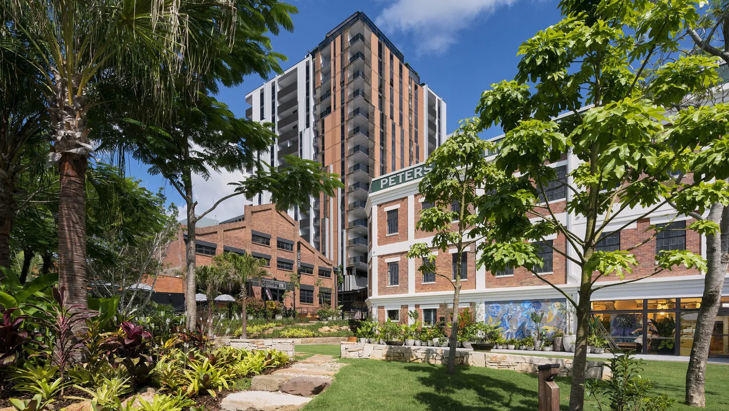20911/19 Wilson Street, West End