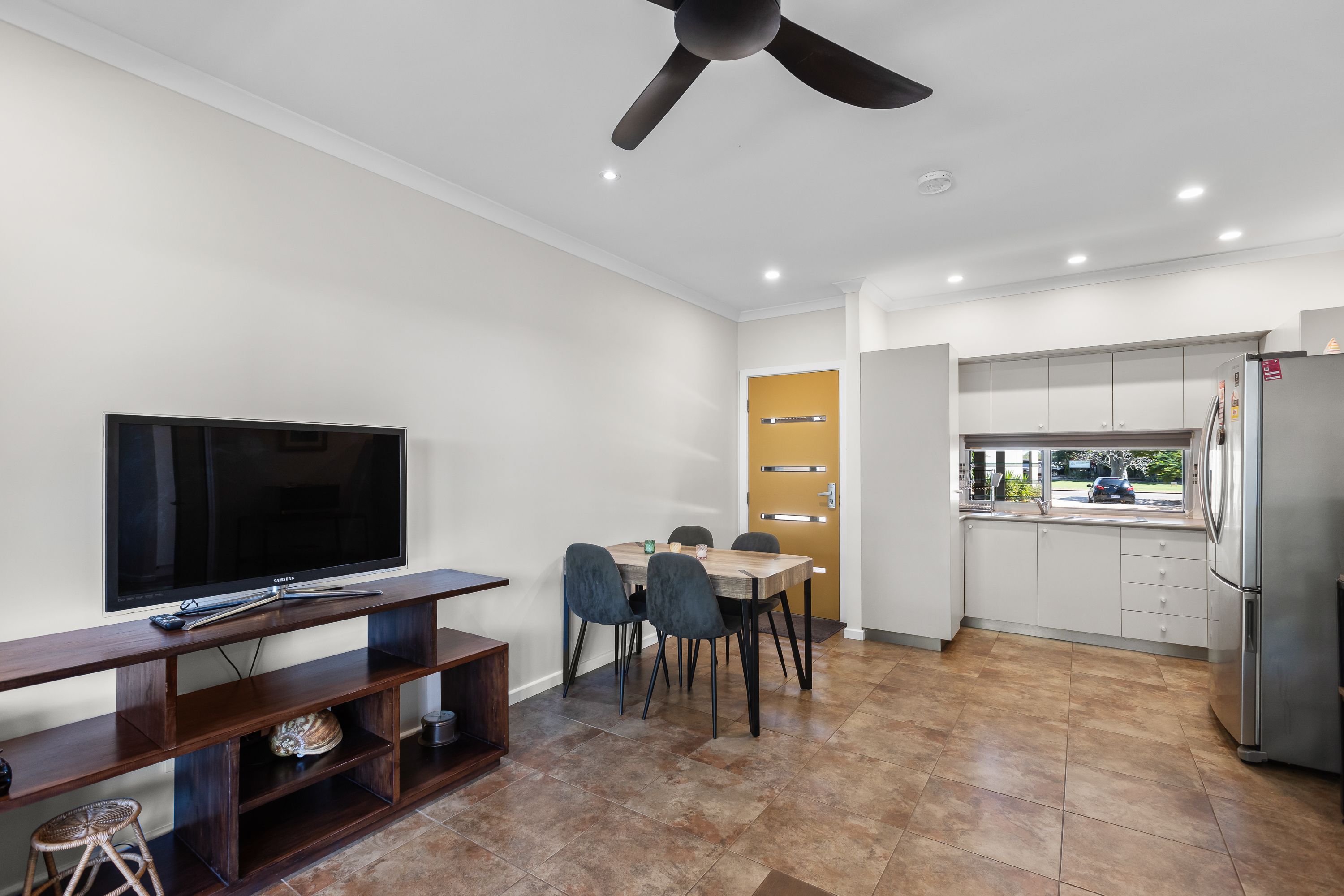 1/14 Coghlan Street — photo 6 of 17