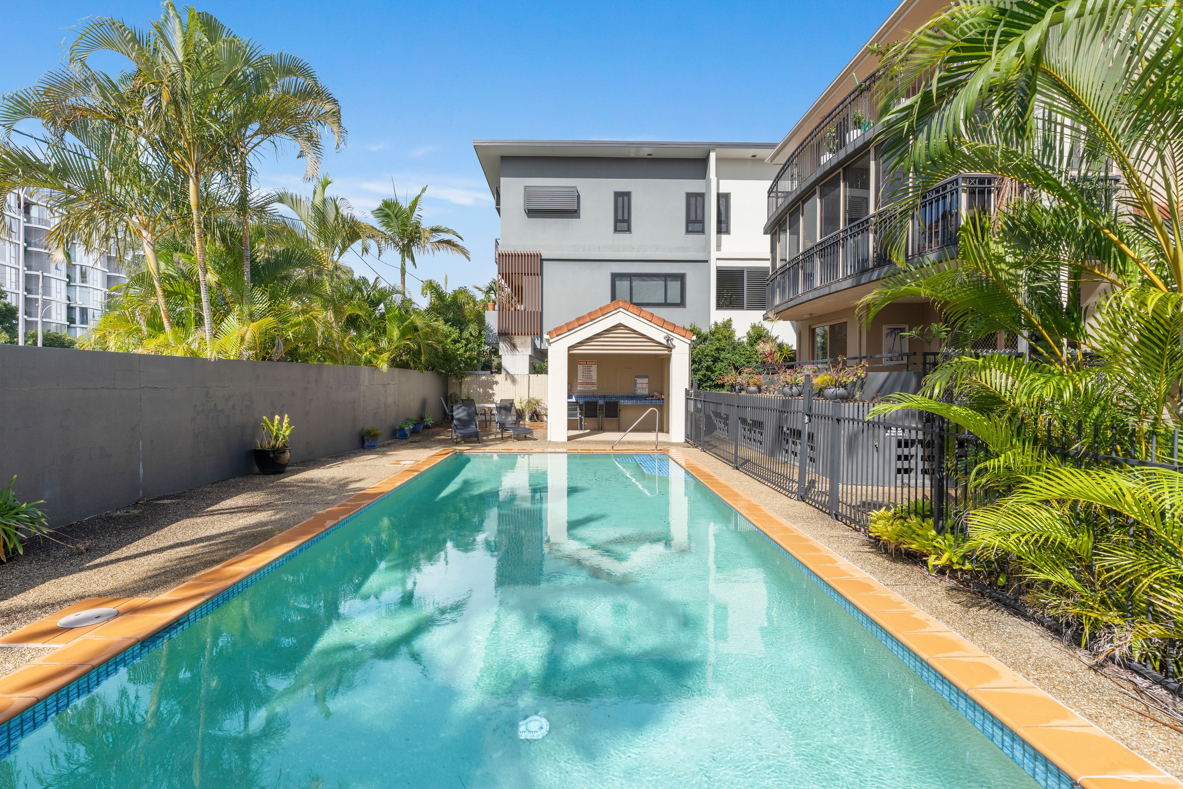 8/1040 Gold Coast Highway, Palm Beach, QLD 4221