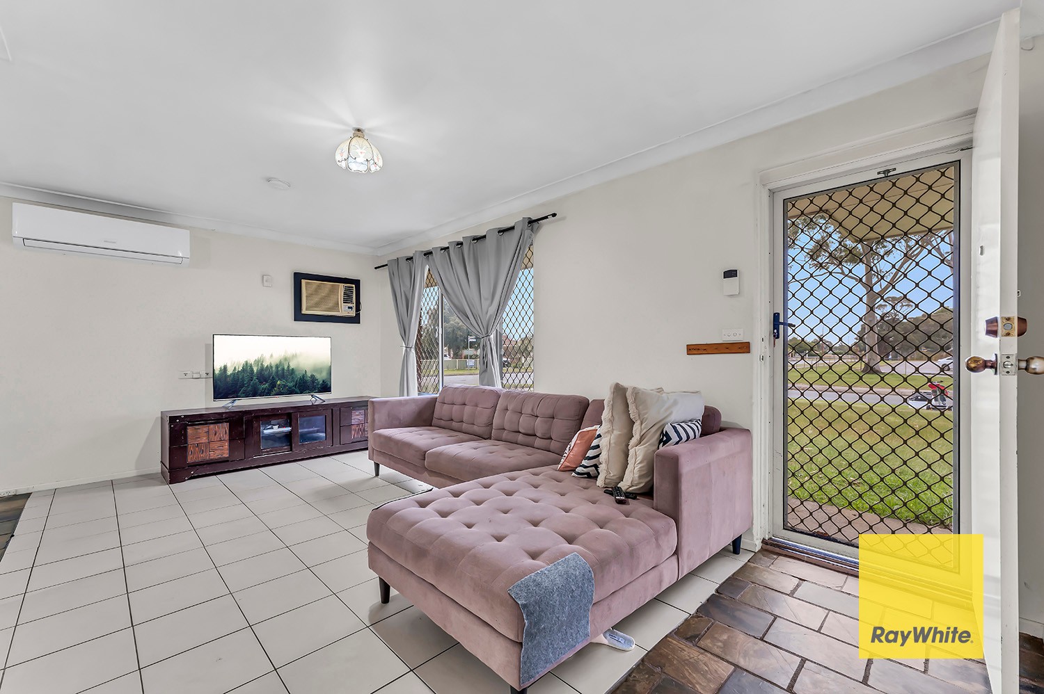 1 Ironbark Place, Maddington, WA 6109
