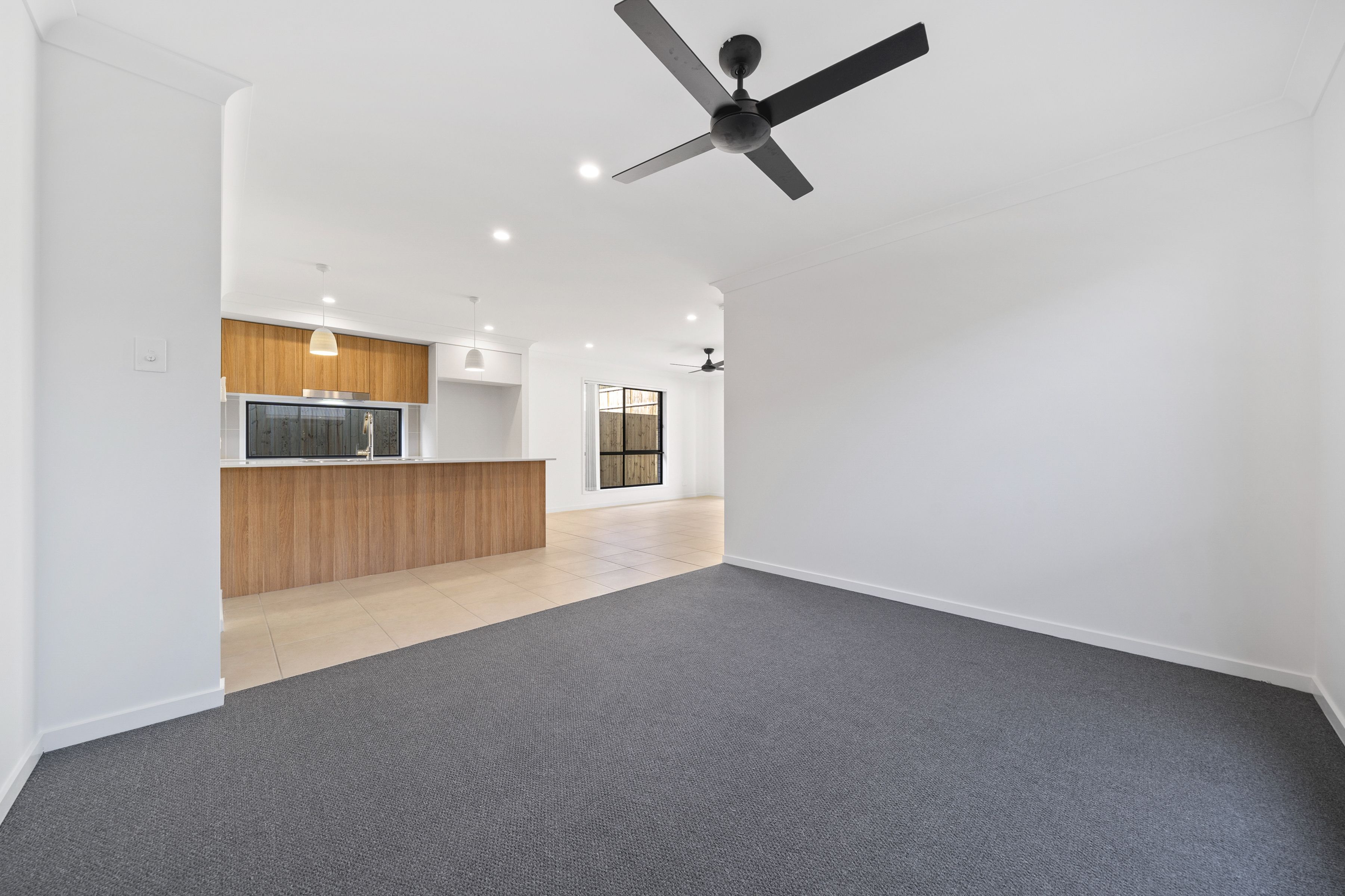 32 Springbrook Street — photo 3 of 9