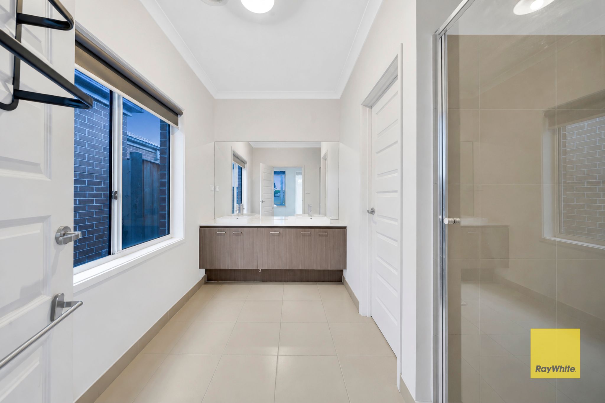 30 Scottsmith Crescent — photo 4 of 22
