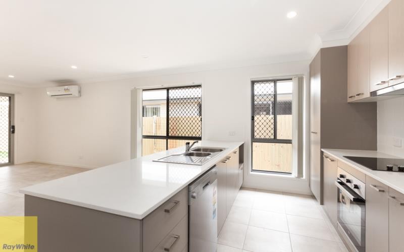 9 Niels Crescent, Park Ridge, QLD 4125