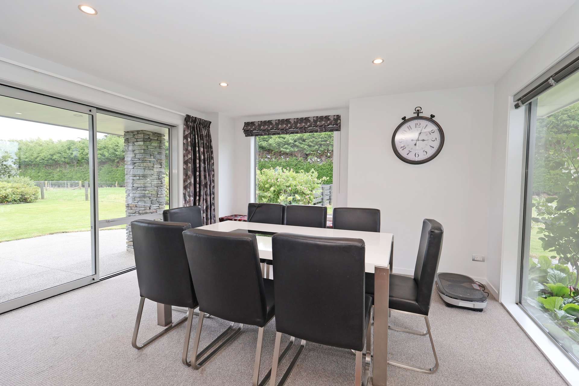 135 Millwood Glen photo 7