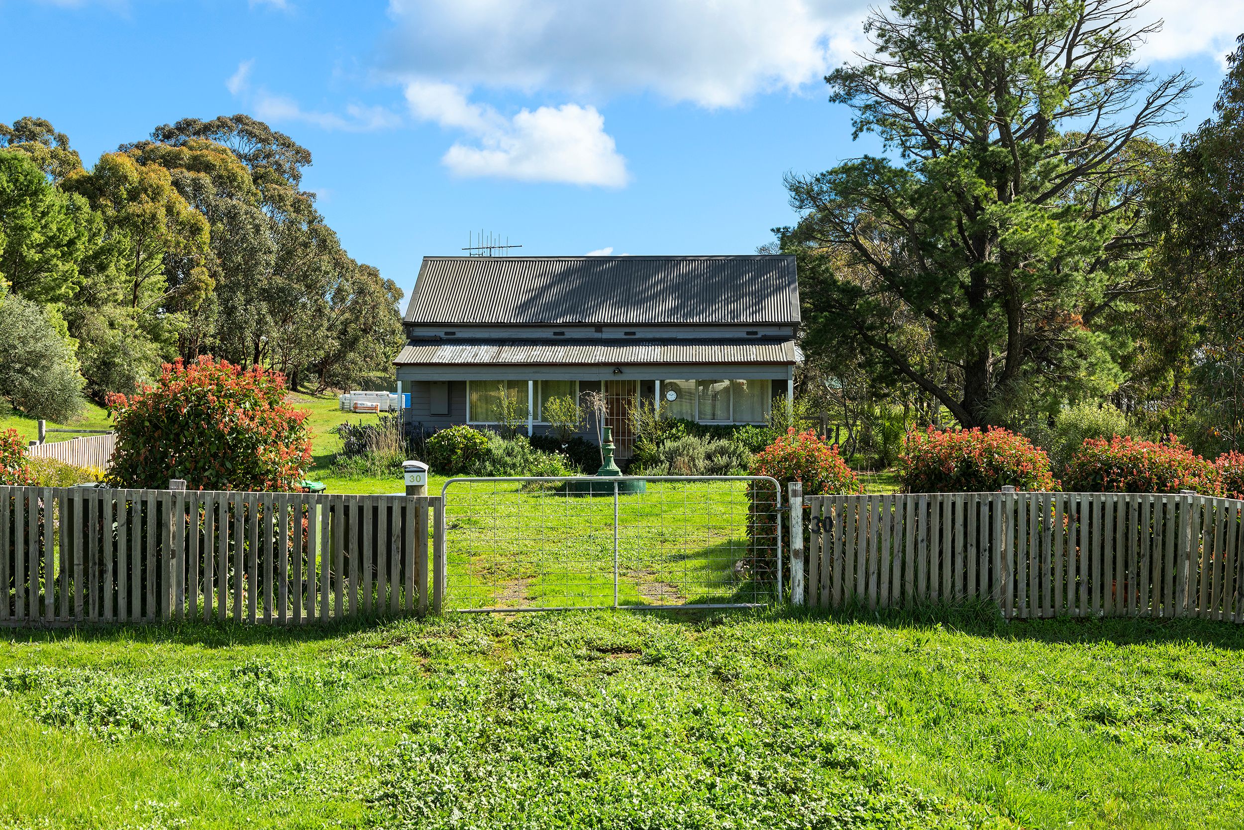 30 Pohlman Street, Heathcote VIC 3523