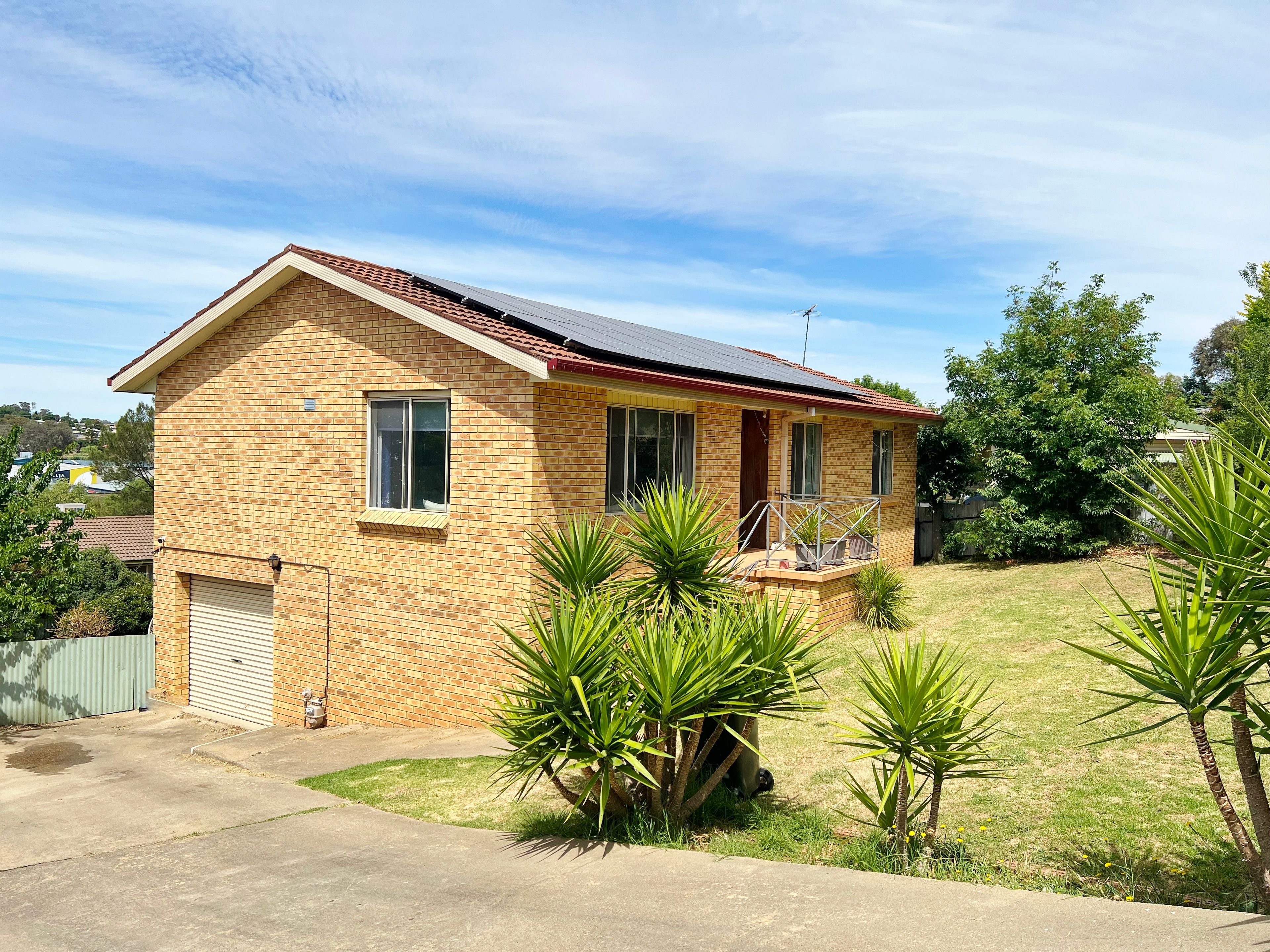 110 Edwards Street, Young NSW 2594