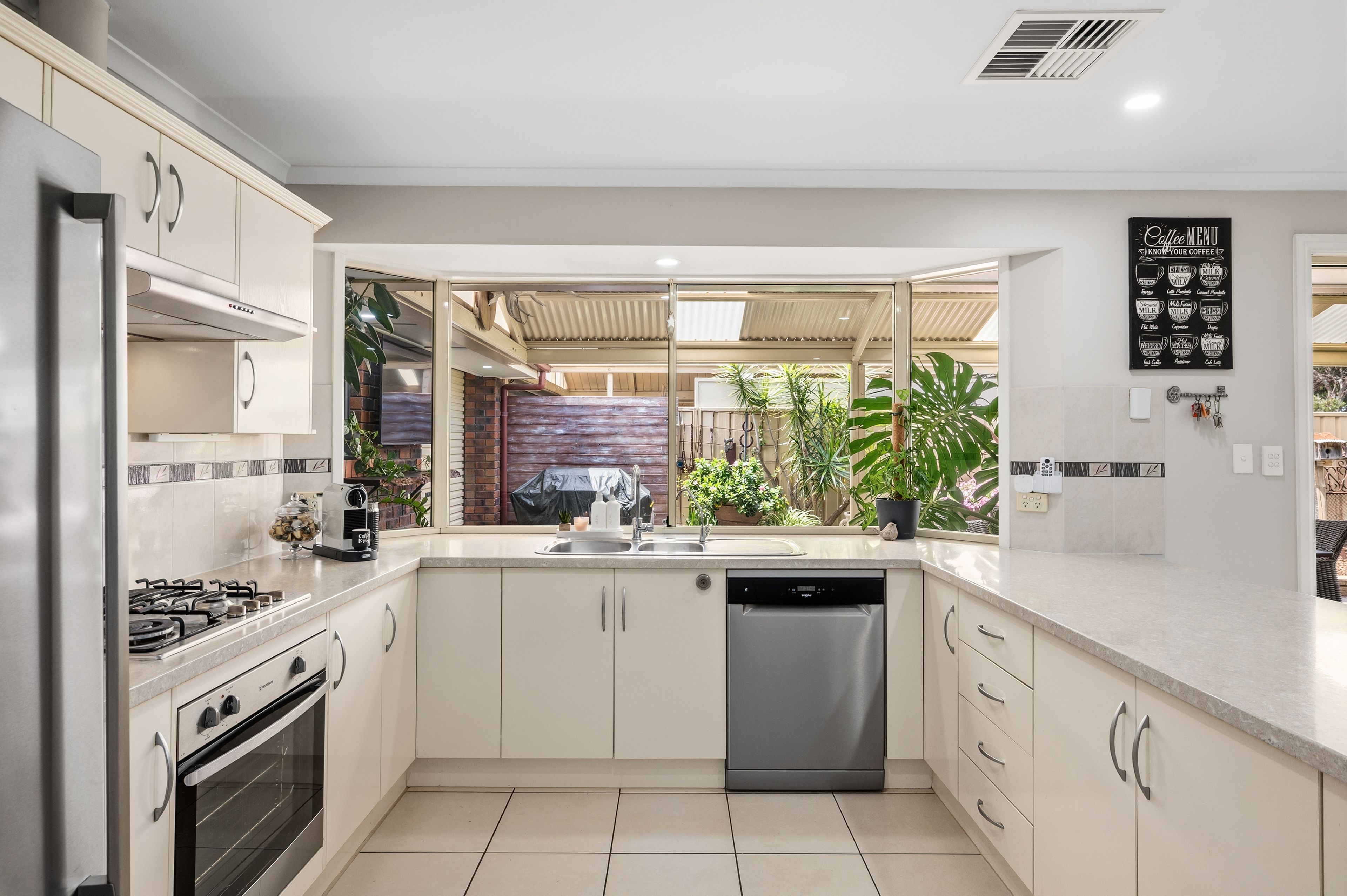 15 Stern Road — photo 6 of 26