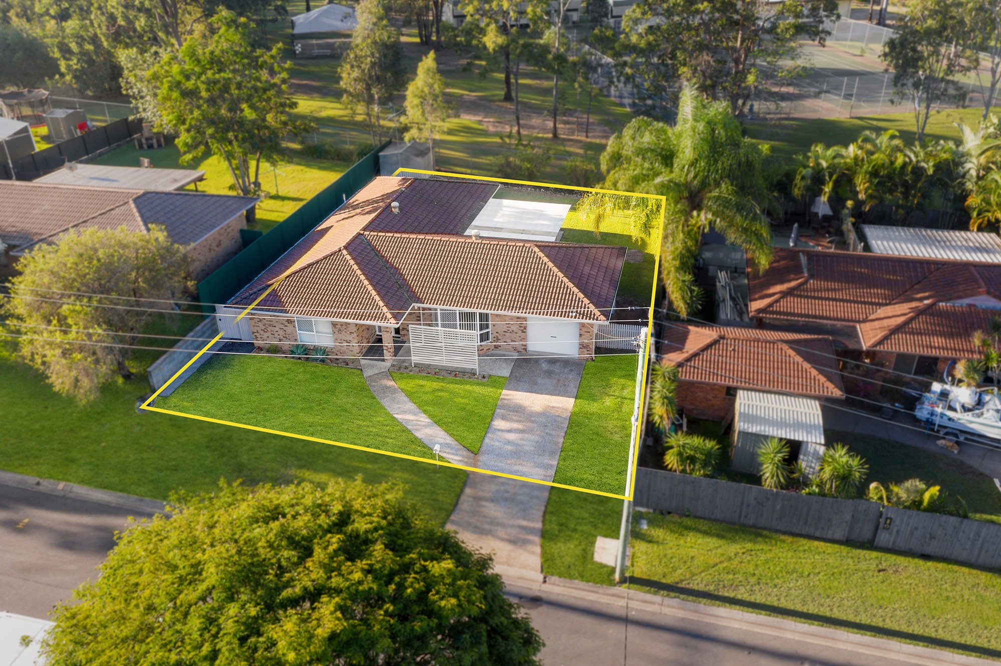 8 Quinton Court, Mount Warren Park, QLD 4207