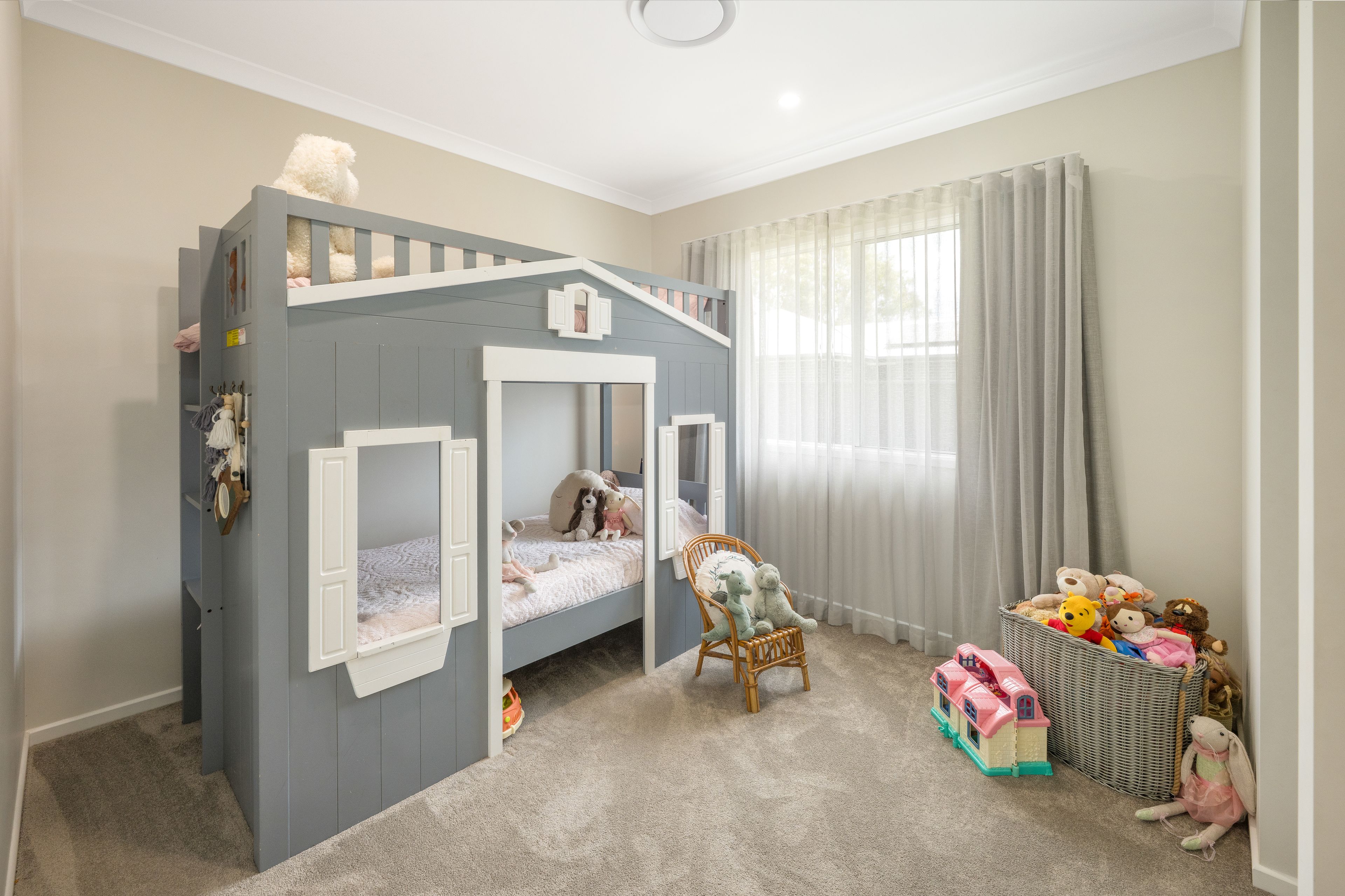 48 Brookvale Drive — photo 9 of 19
