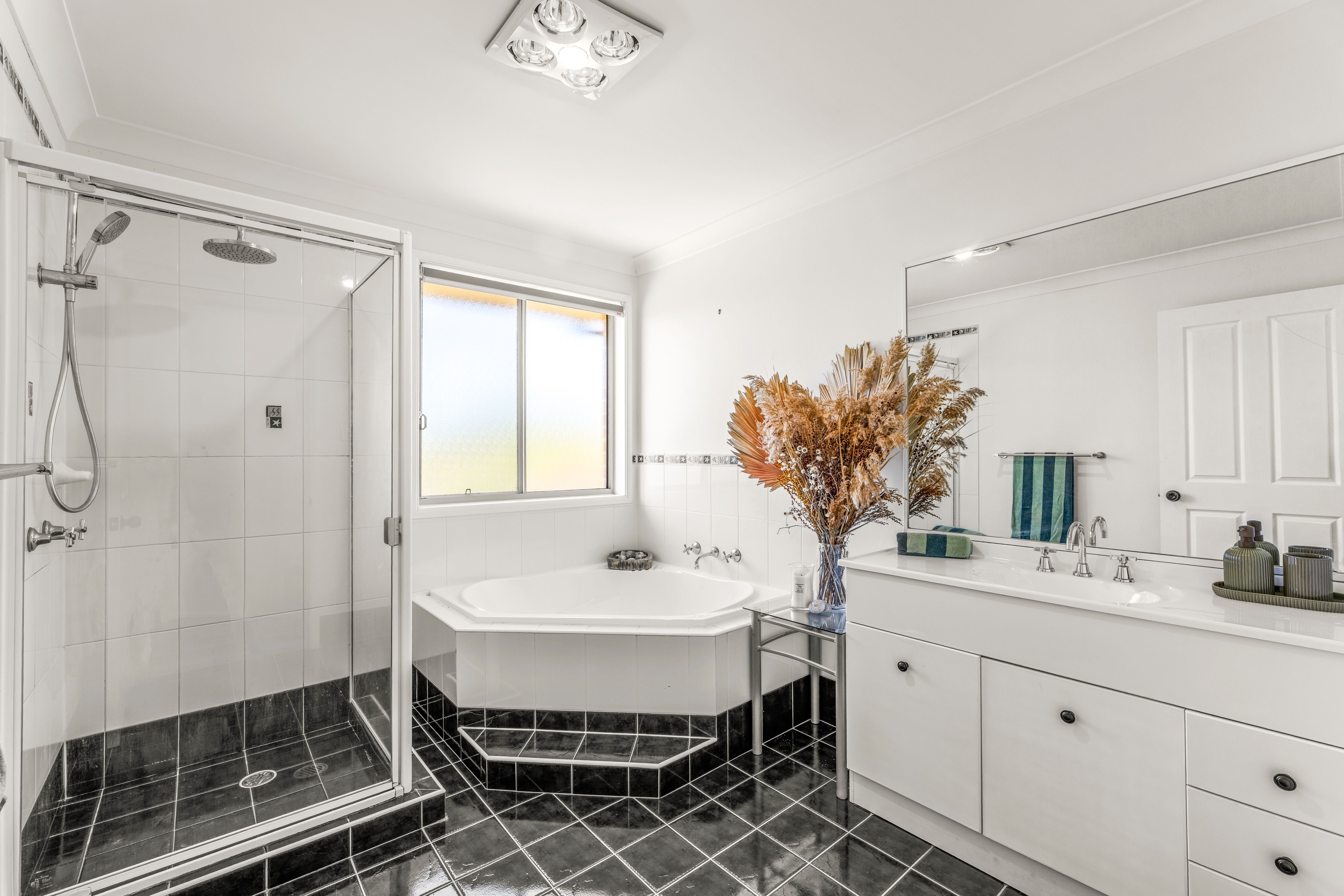 79 Warrangarree Drive — photo 13 of 26