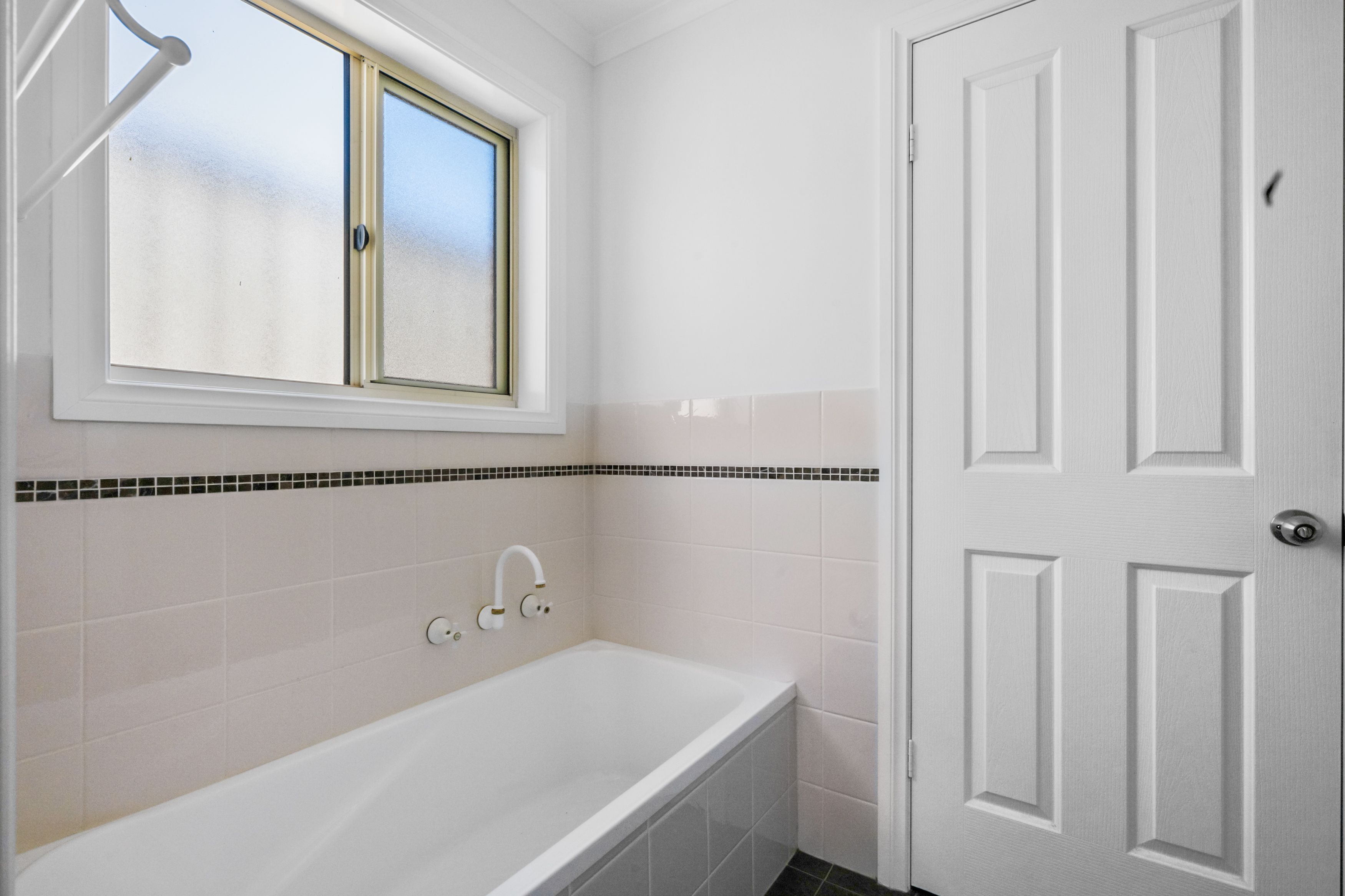 5 Willowbark Crescent — photo 8 of 17
